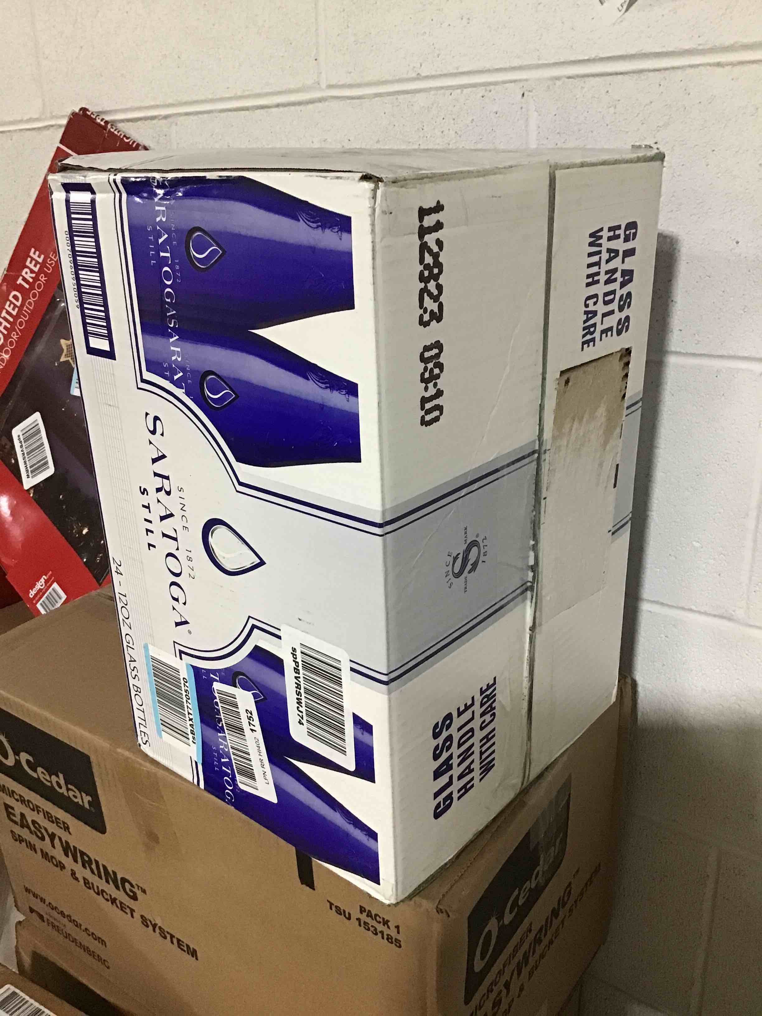 https://s3.amazonaws.com/lotting-images-prod/bidfta/RED5685614_1706914903083.jpeg
