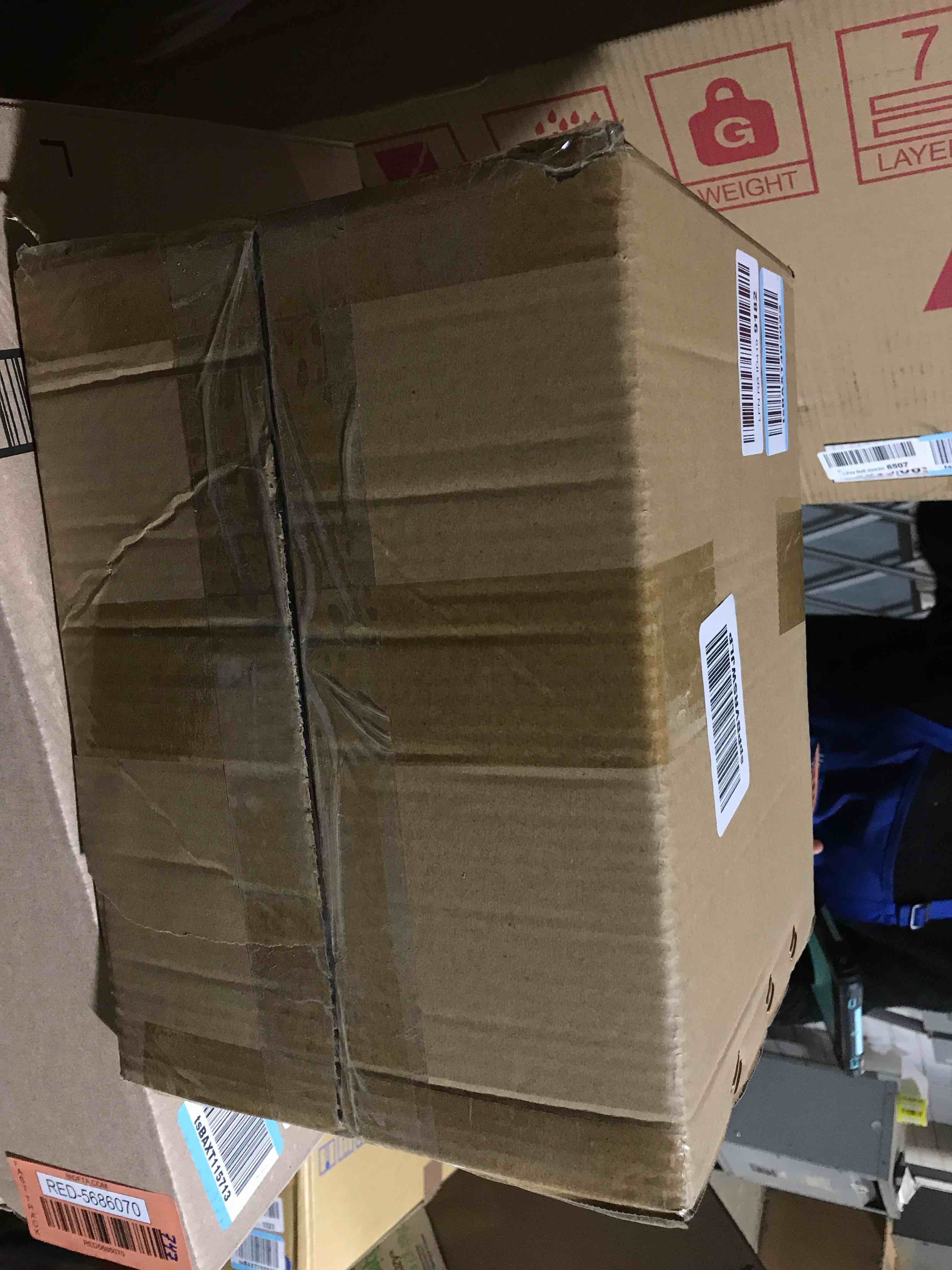 https://s3.amazonaws.com/lotting-images-prod/bidfta/RED5686069_1706904591895.jpeg