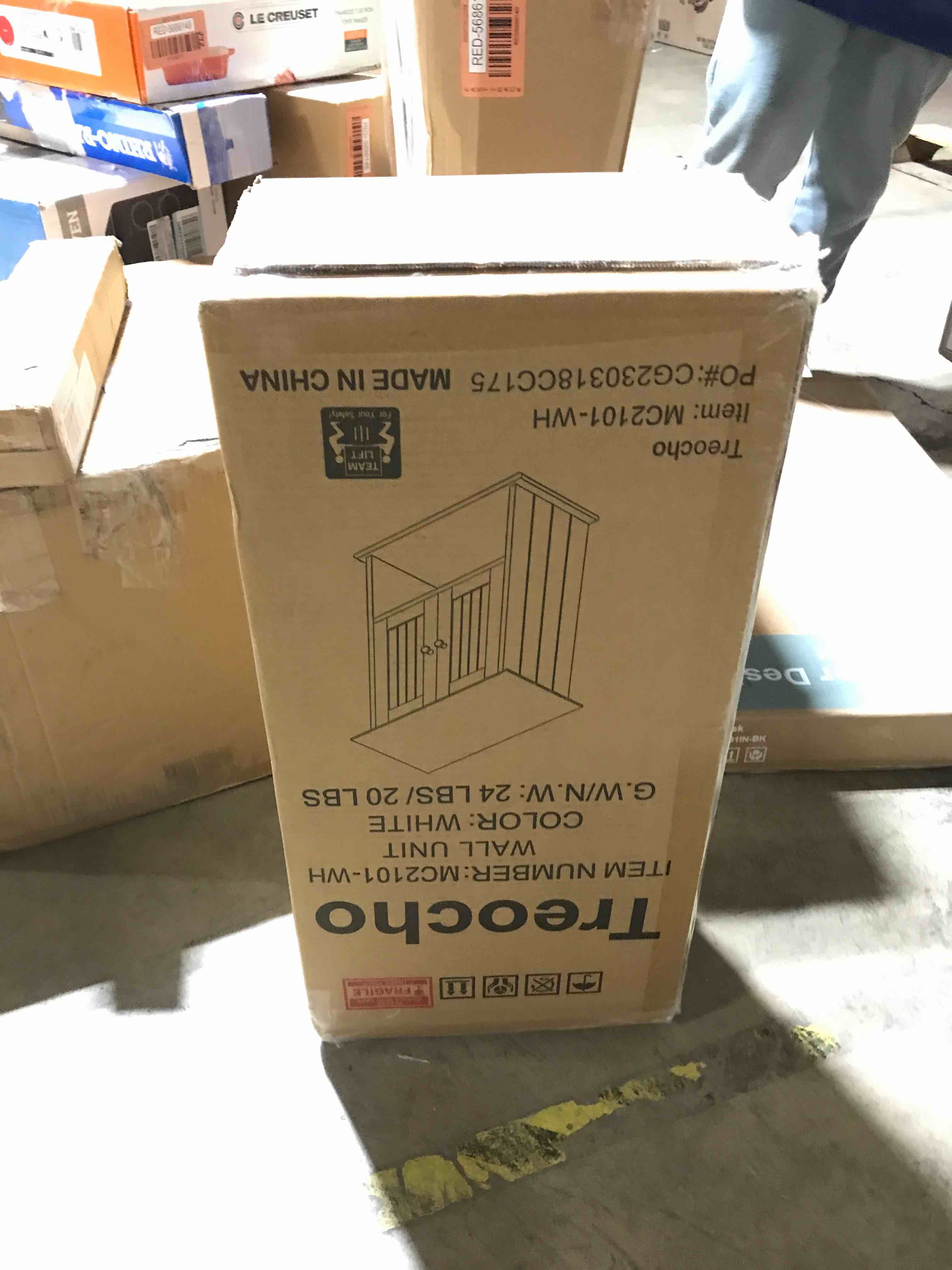 https://s3.amazonaws.com/lotting-images-prod/bidfta/RED5686090_1706902965056.jpeg