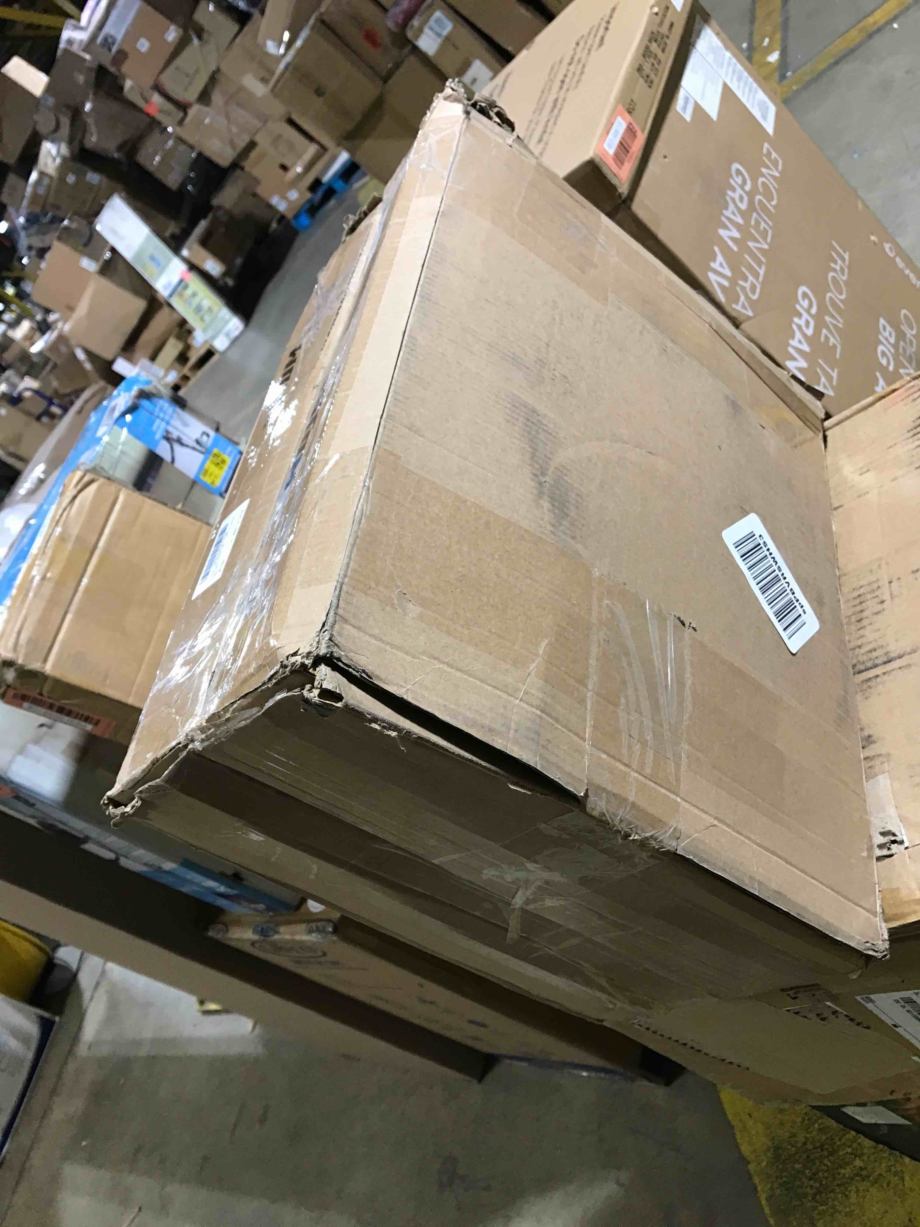 https://s3.amazonaws.com/lotting-images-prod/bidfta/RED5686102_1706900010058.jpeg