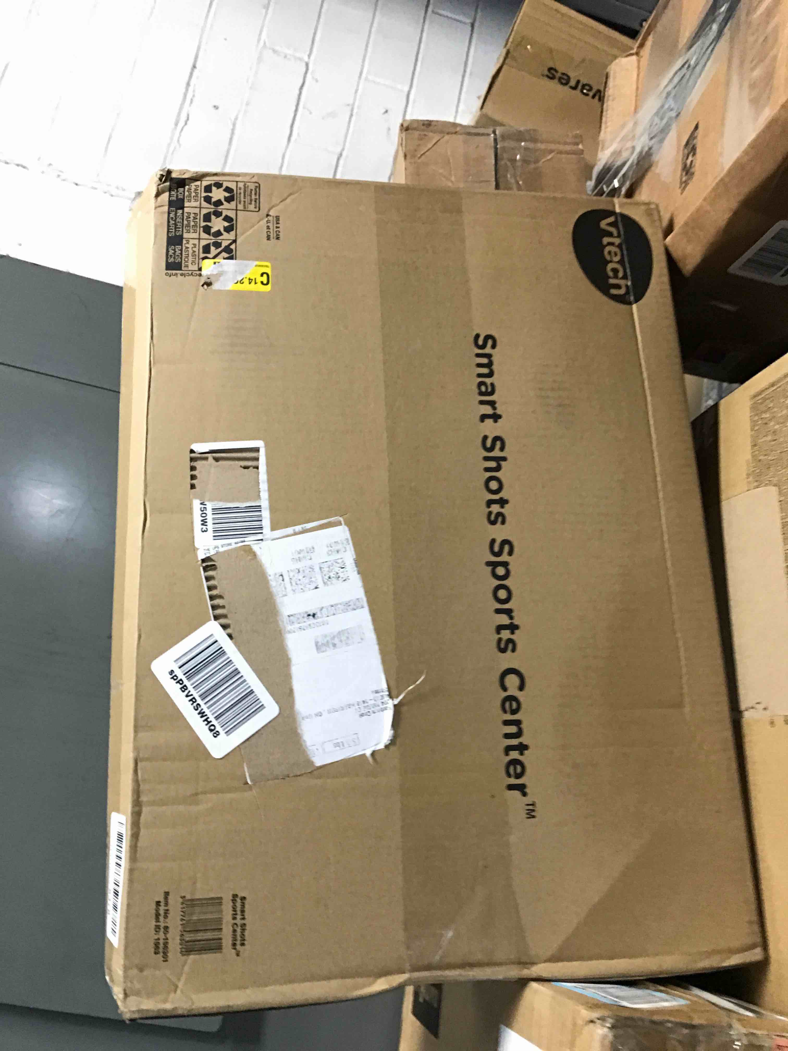 https://s3.amazonaws.com/lotting-images-prod/bidfta/RED5686107_1706899751496.jpeg