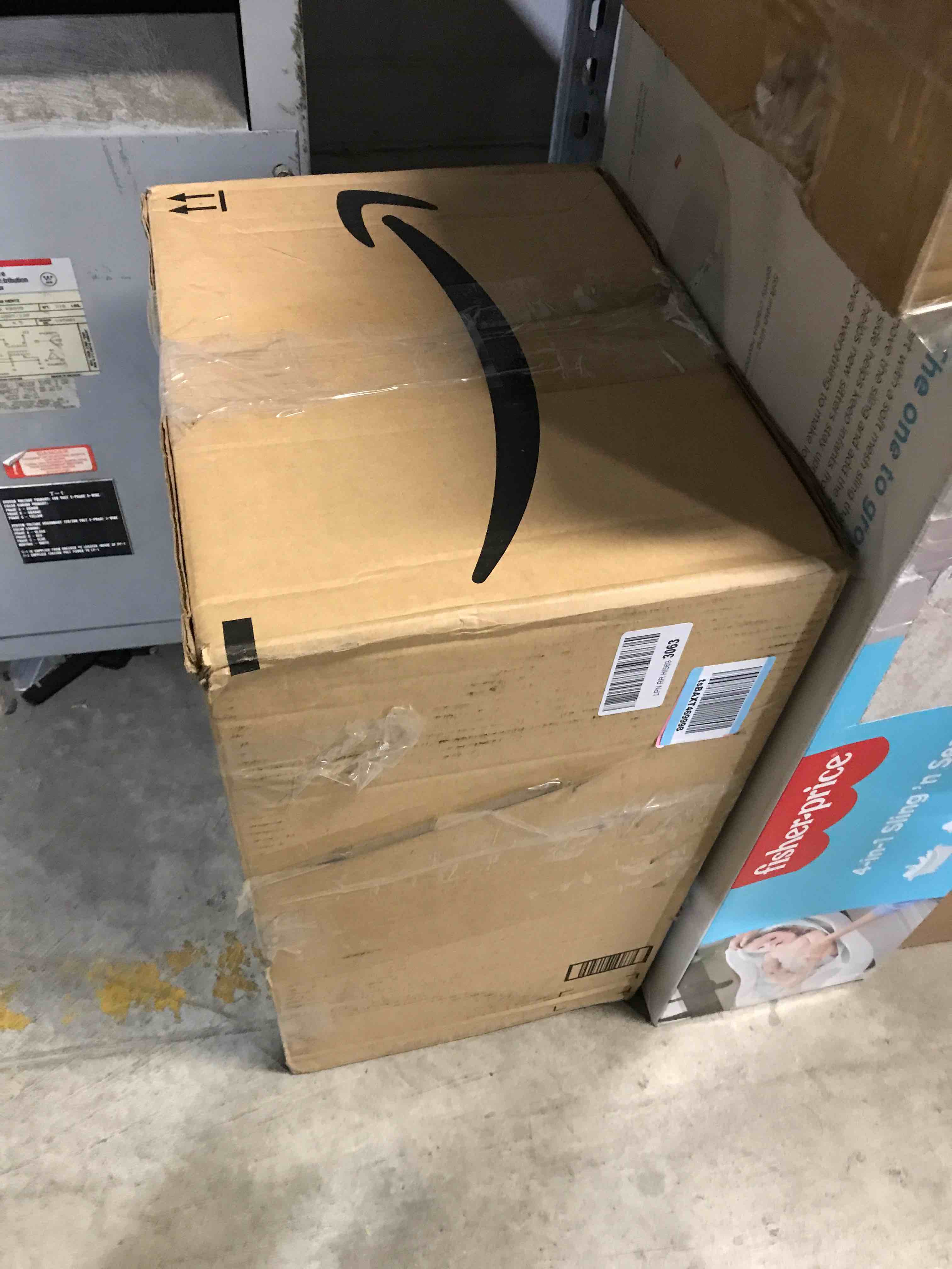 https://s3.amazonaws.com/lotting-images-prod/bidfta/RED5686114_1706899387366.jpeg