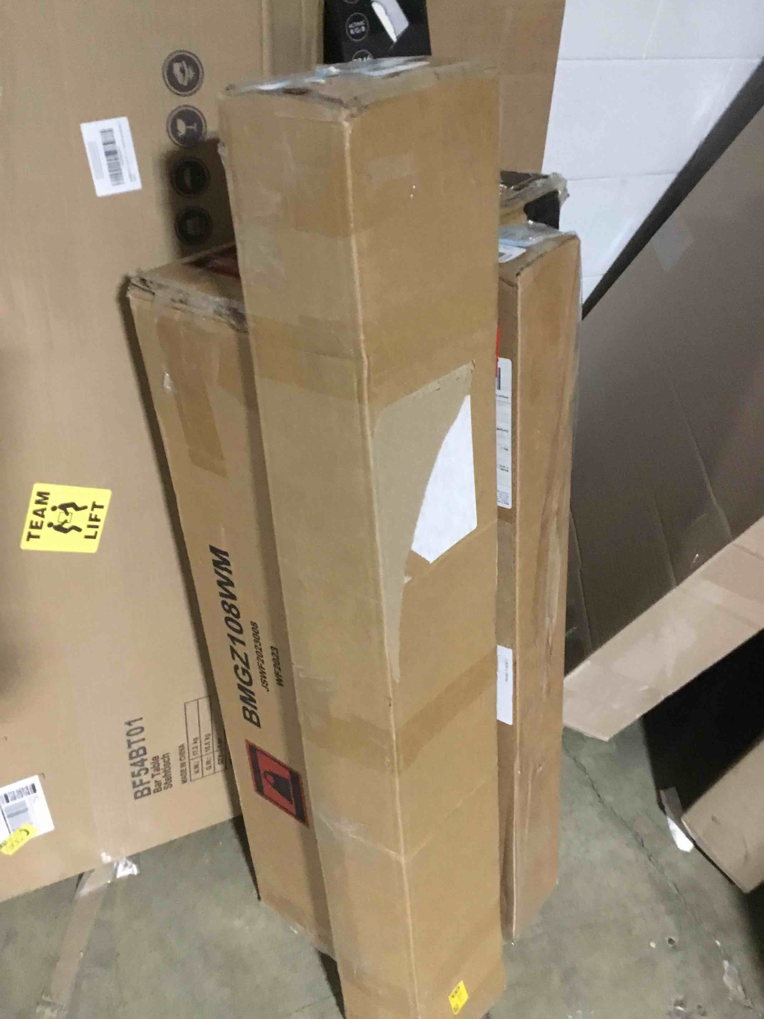 https://s3.amazonaws.com/lotting-images-prod/bidfta/RED5686279_1707233747984.jpeg