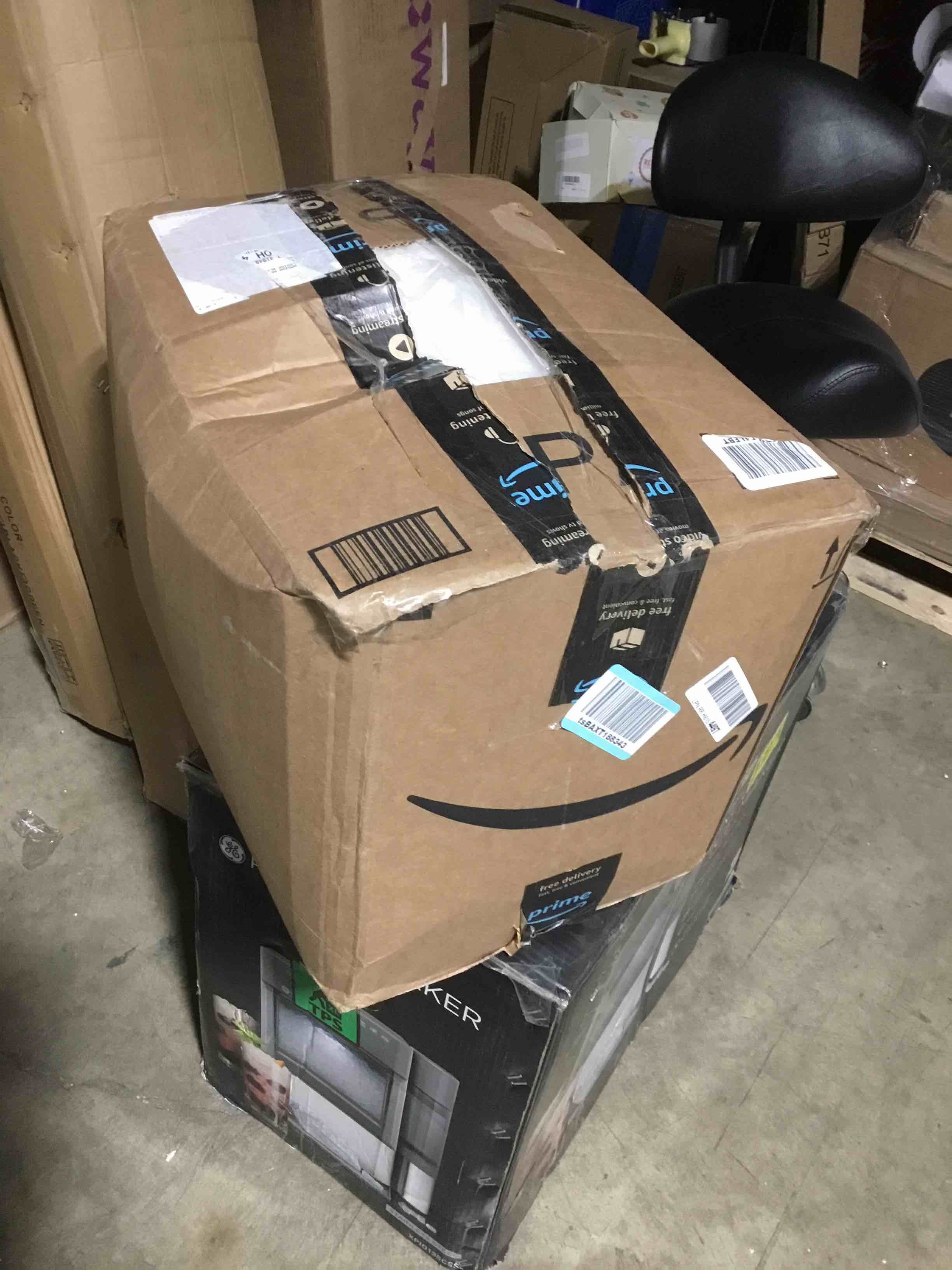 https://s3.amazonaws.com/lotting-images-prod/bidfta/RED5686286_1707234437534.jpeg