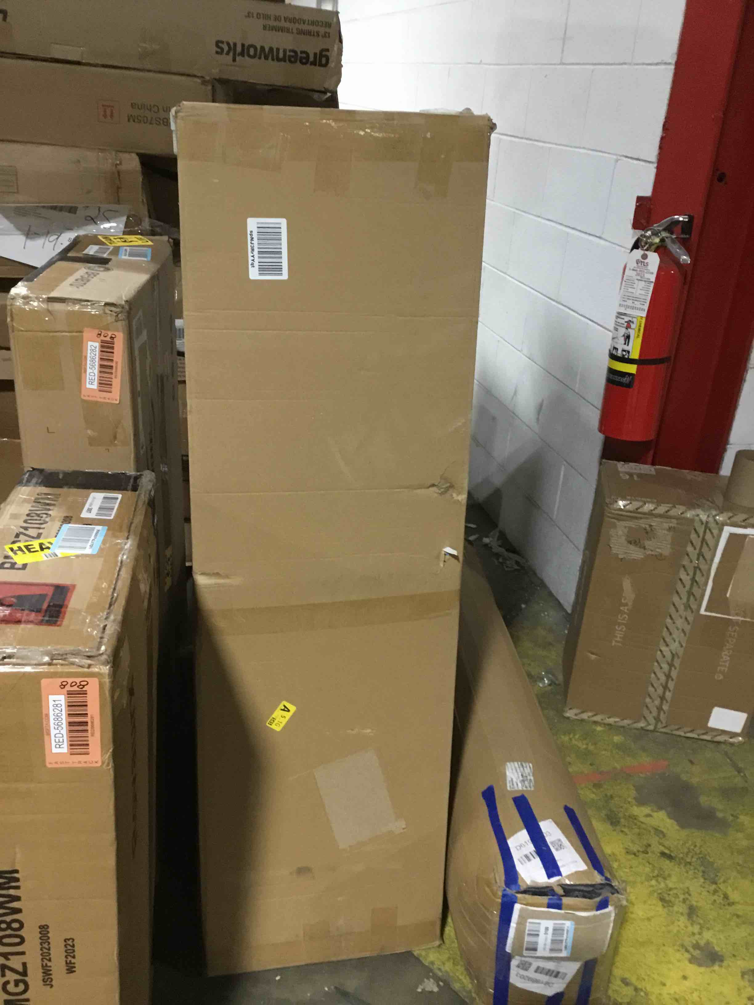 https://s3.amazonaws.com/lotting-images-prod/bidfta/RED5686292_1707234749674.jpeg