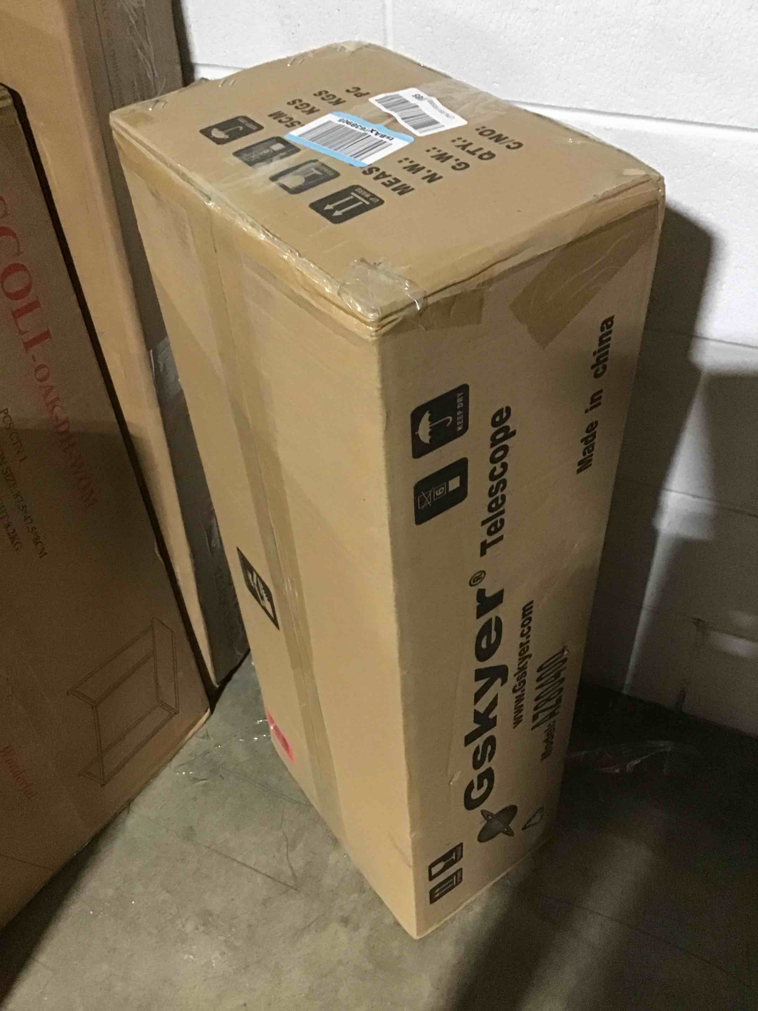 https://s3.amazonaws.com/lotting-images-prod/bidfta/RED5686354_1707237815854.jpeg