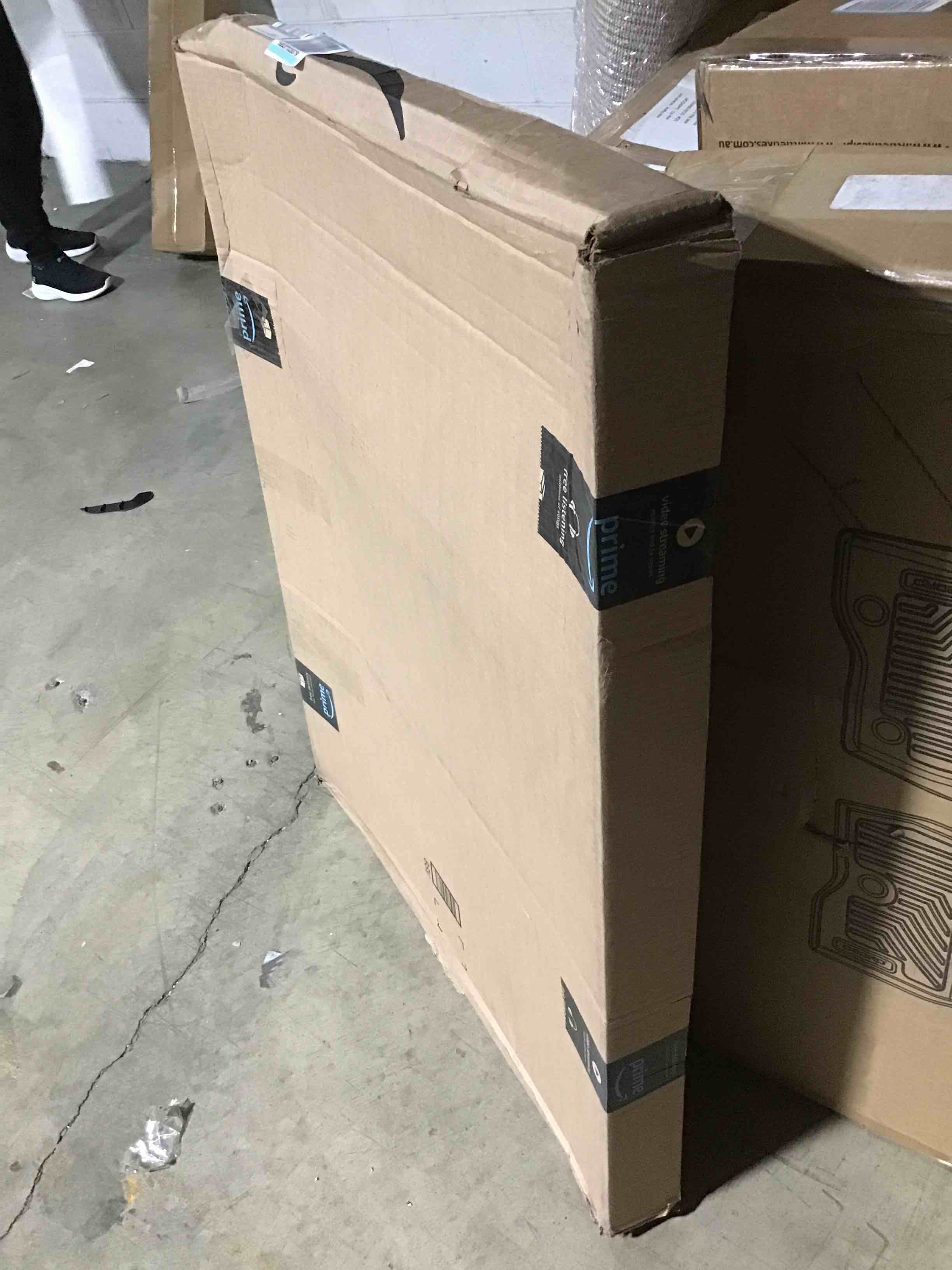 https://s3.amazonaws.com/lotting-images-prod/bidfta/RED5686376_1707235124555.jpeg
