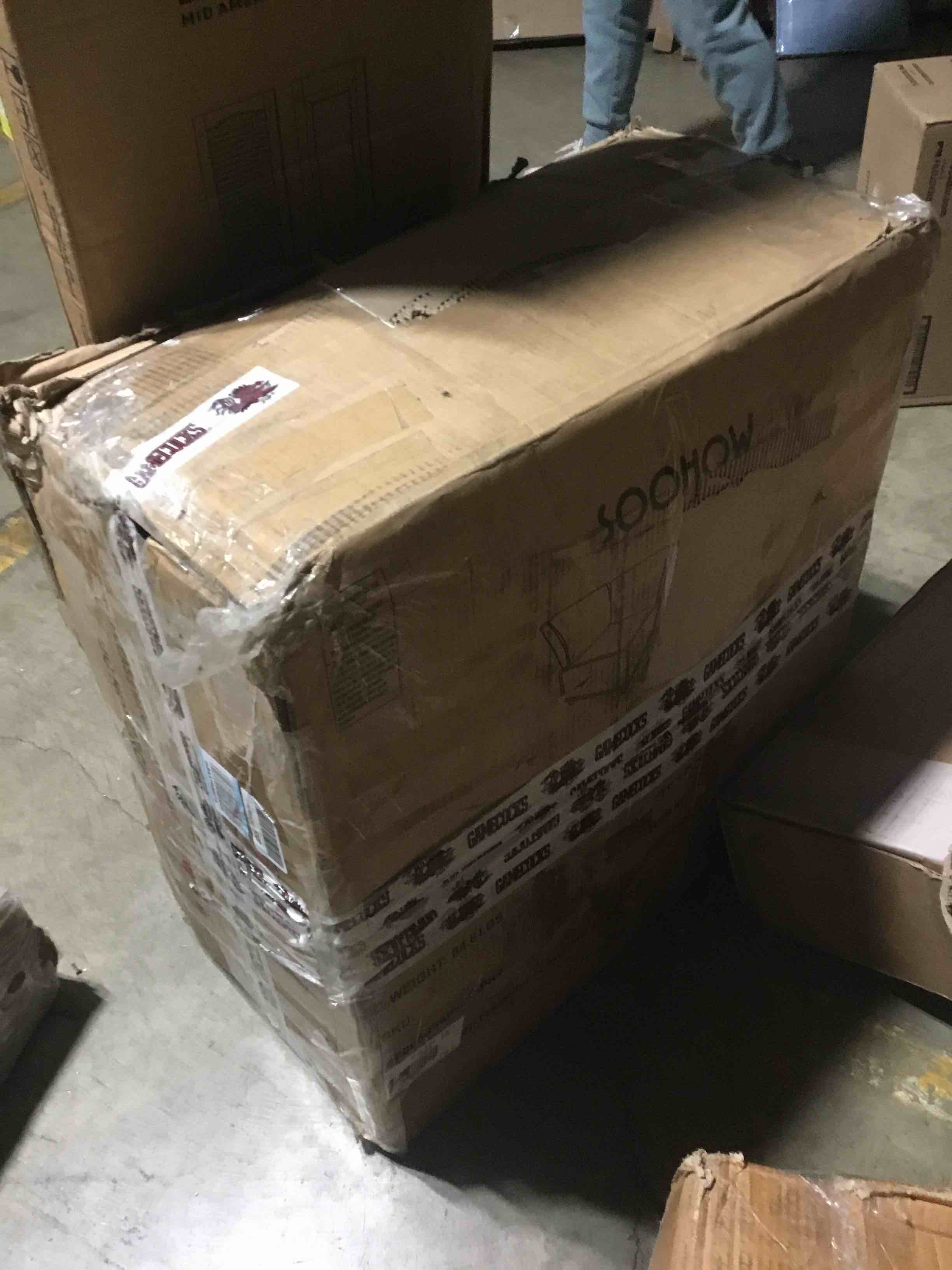 https://s3.amazonaws.com/lotting-images-prod/bidfta/RED5686759_1707584800225.jpeg