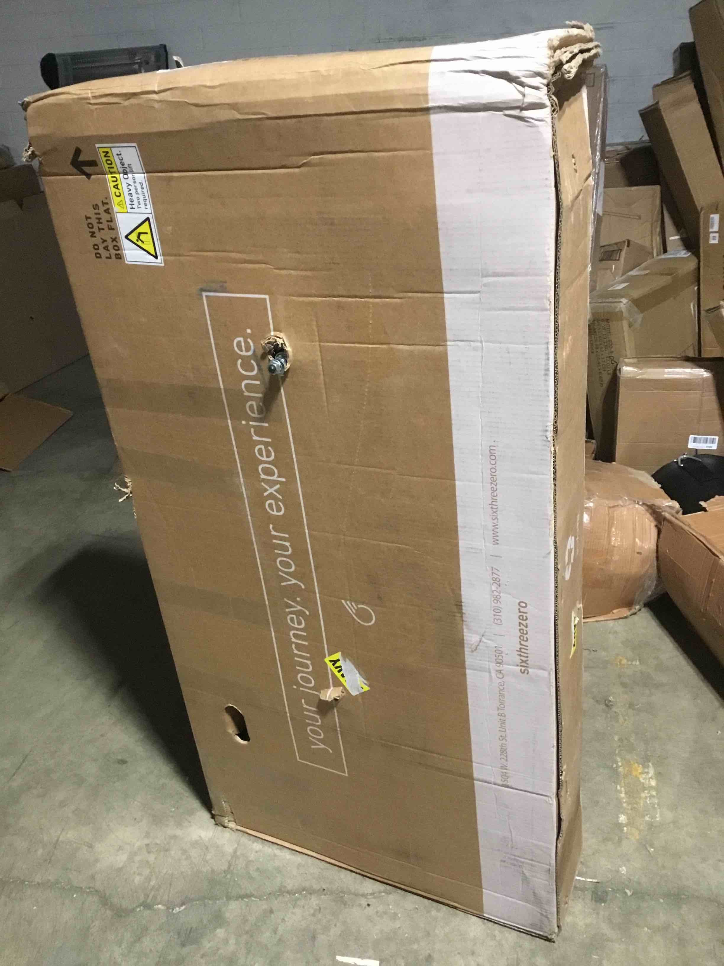 https://s3.amazonaws.com/lotting-images-prod/bidfta/RED5686760_1707584970100.jpeg