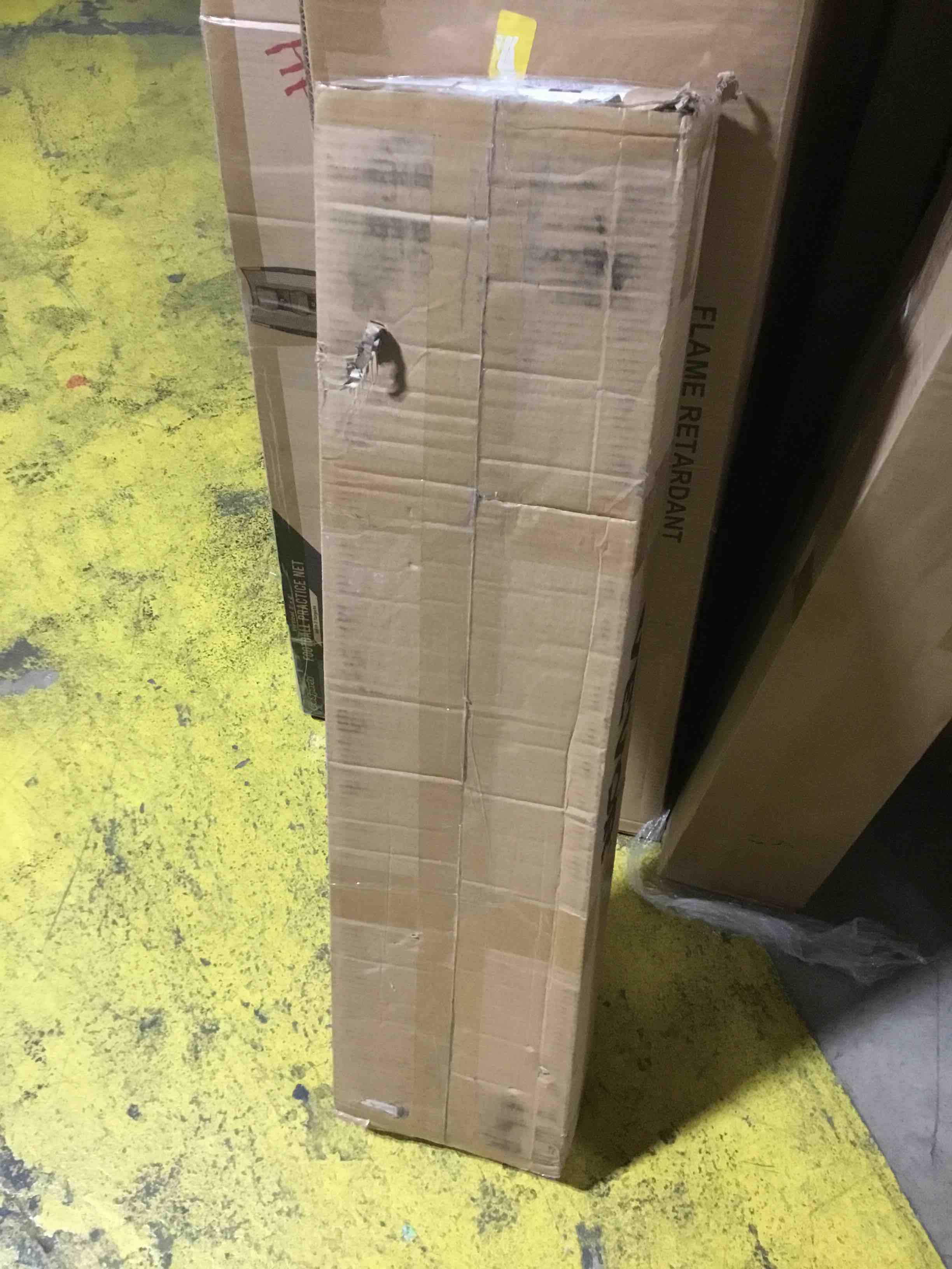 https://s3.amazonaws.com/lotting-images-prod/bidfta/RED5688596_1706283392343.jpeg