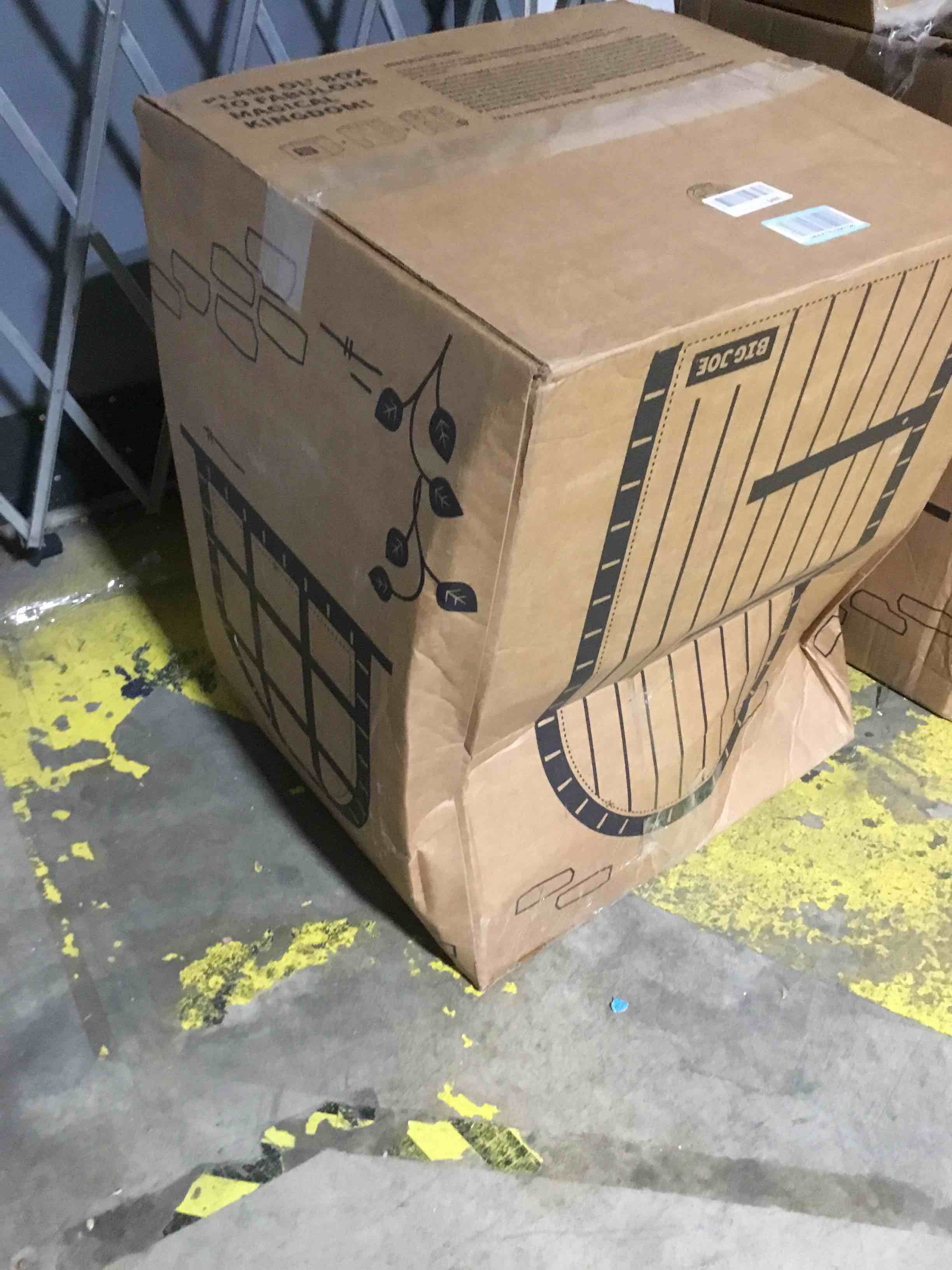 https://s3.amazonaws.com/lotting-images-prod/bidfta/RED5688600_1706286156455.jpeg