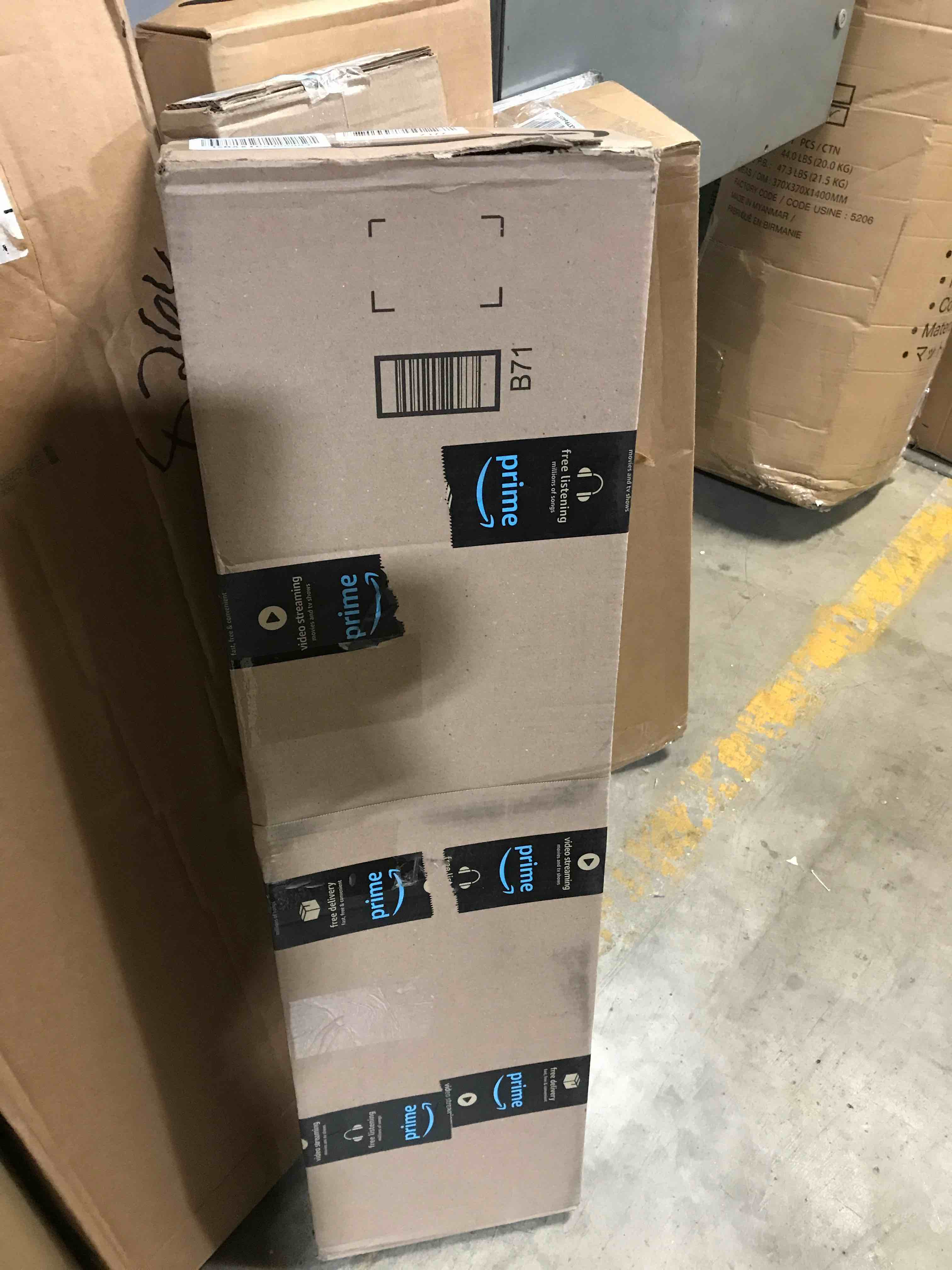 https://s3.amazonaws.com/lotting-images-prod/bidfta/RED5688648_1706285877850.jpeg