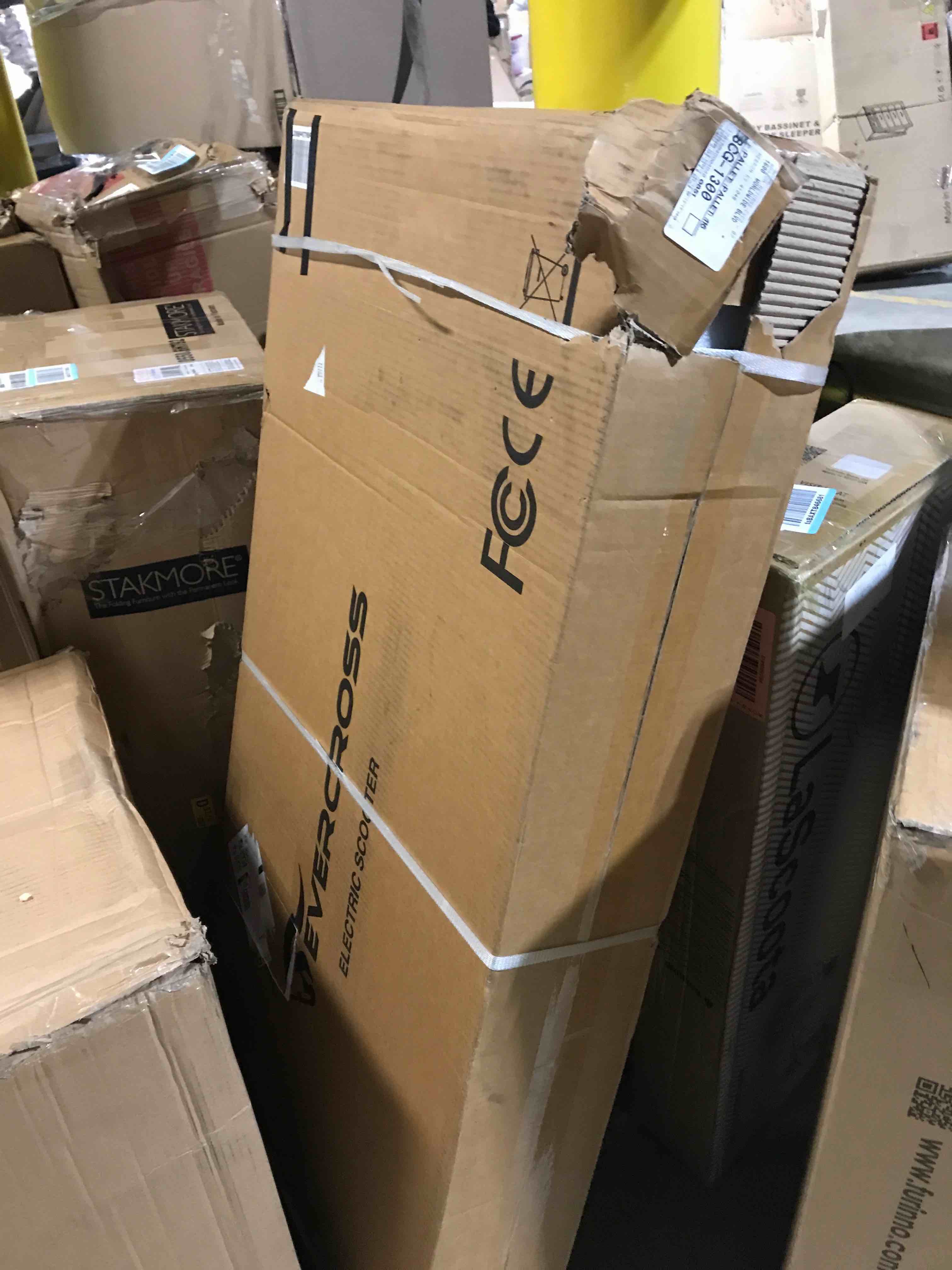 https://s3.amazonaws.com/lotting-images-prod/bidfta/RED5689420_1706731422345.jpeg