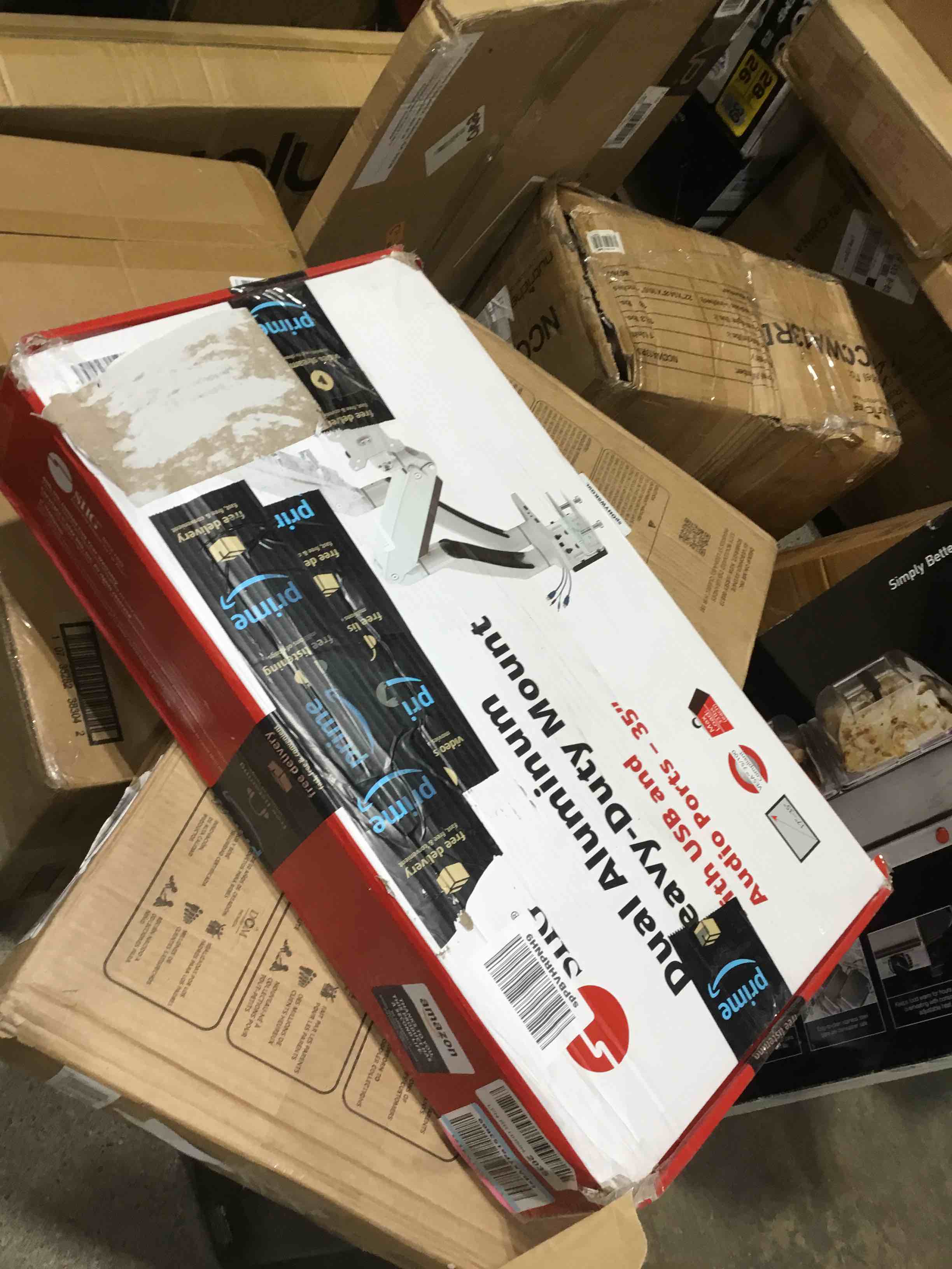 https://s3.amazonaws.com/lotting-images-prod/bidfta/RED5690273_1704746708185.jpeg