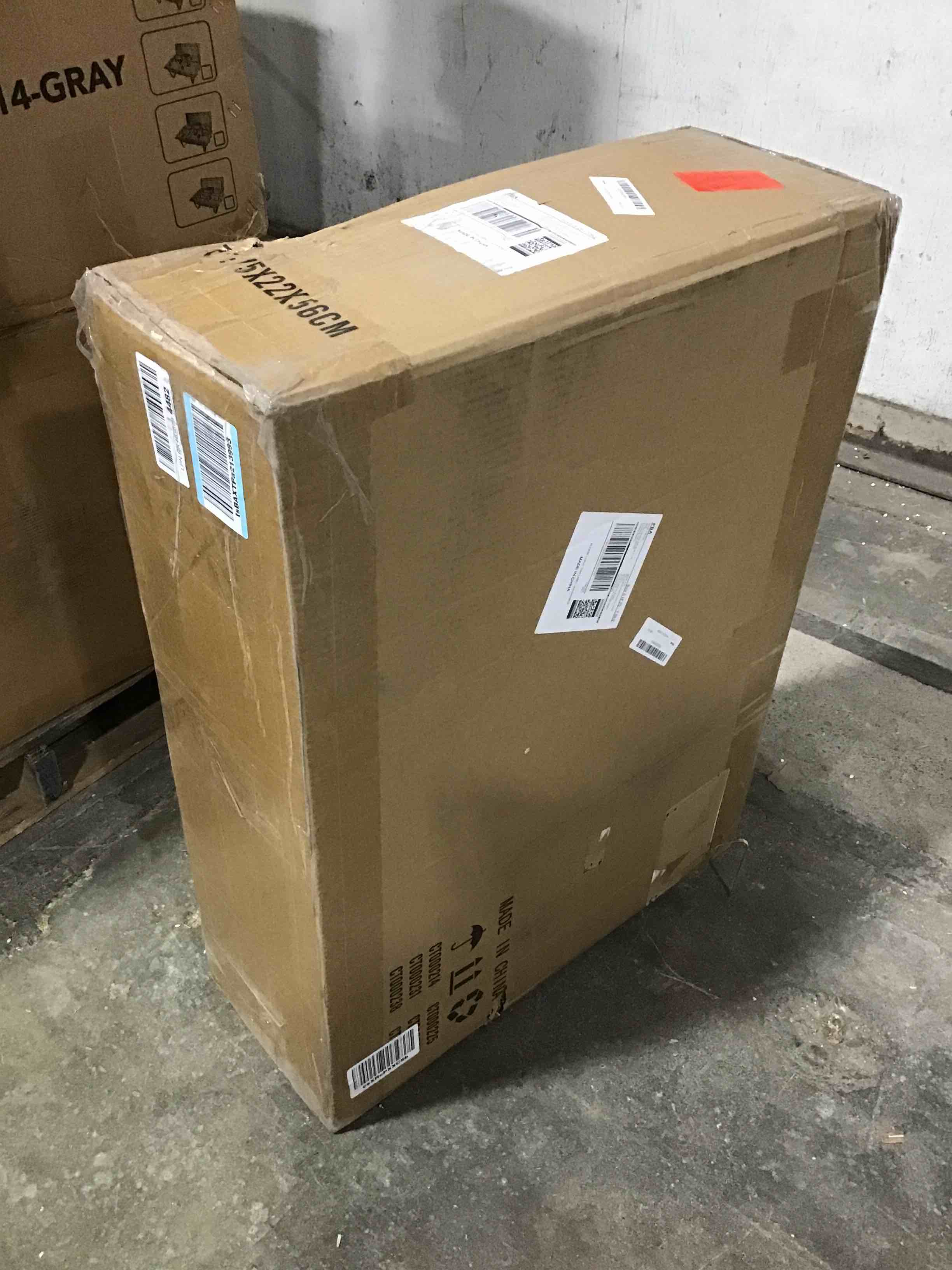 https://s3.amazonaws.com/lotting-images-prod/bidfta/RED5690319_1704746757170.jpeg