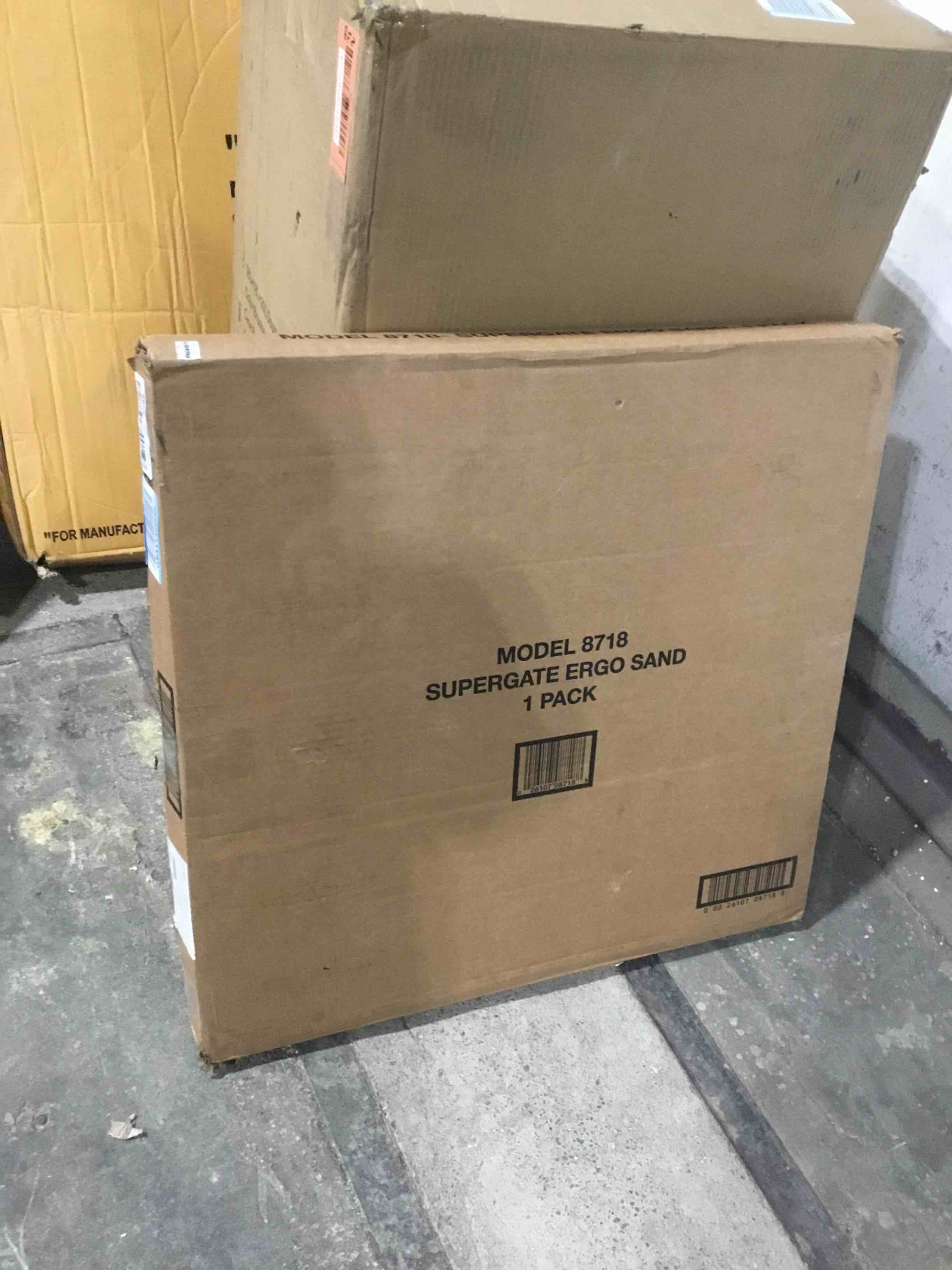 https://s3.amazonaws.com/lotting-images-prod/bidfta/RED5690775_1704919693757.jpeg