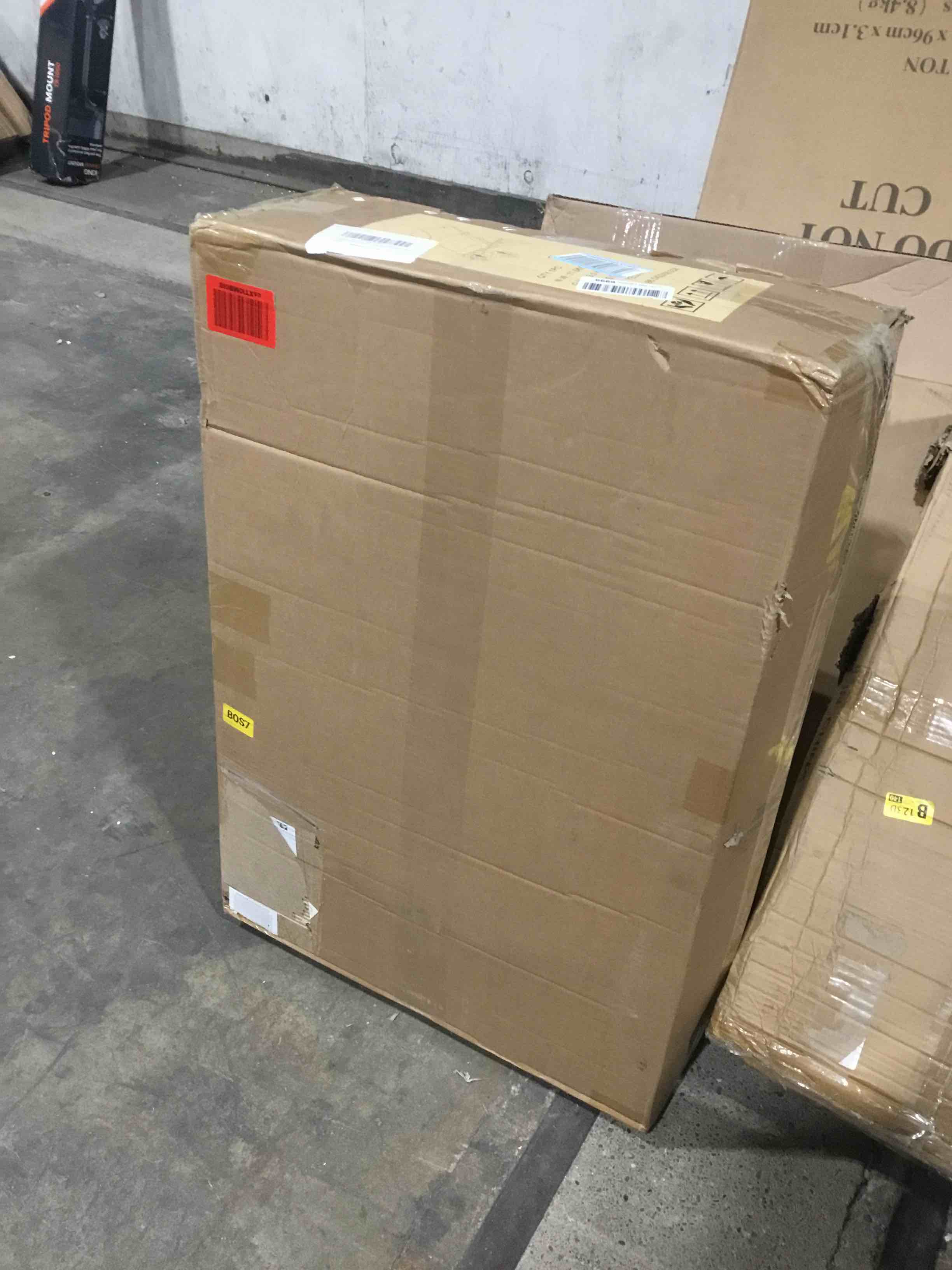 https://s3.amazonaws.com/lotting-images-prod/bidfta/RED5690776_1704920490816.jpeg