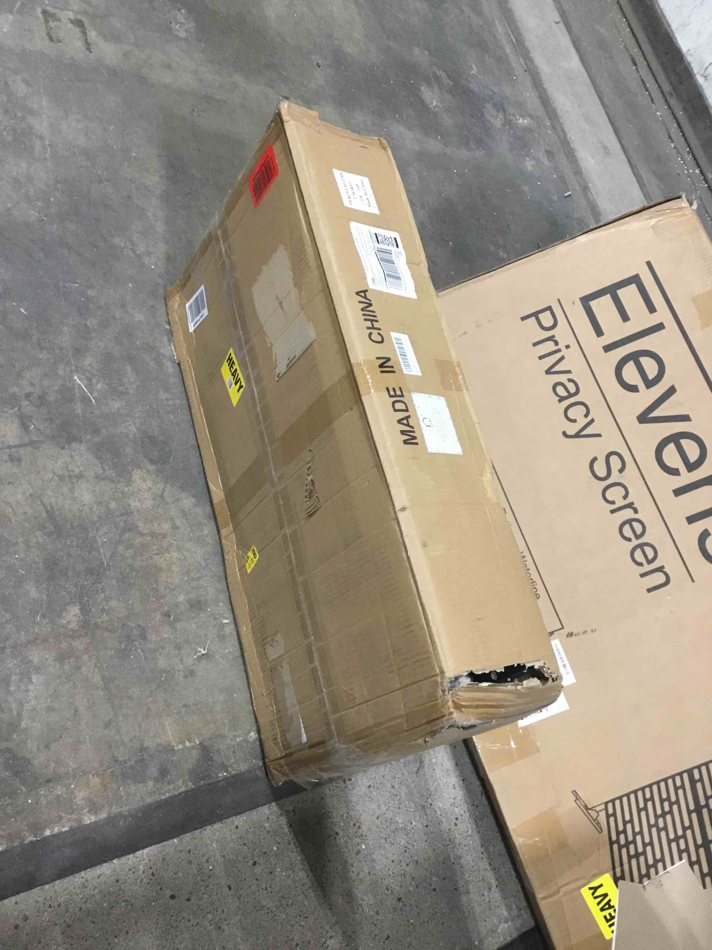 https://s3.amazonaws.com/lotting-images-prod/bidfta/RED5690778_1704920558596.jpeg