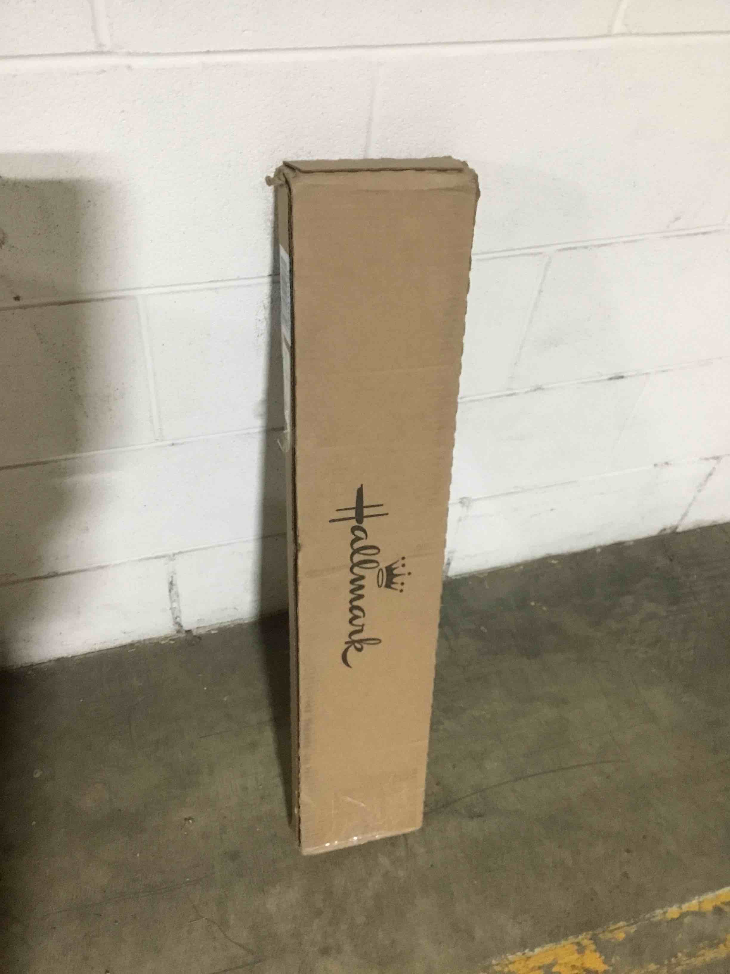 https://s3.amazonaws.com/lotting-images-prod/bidfta/RED5692084_1705696598678.jpeg