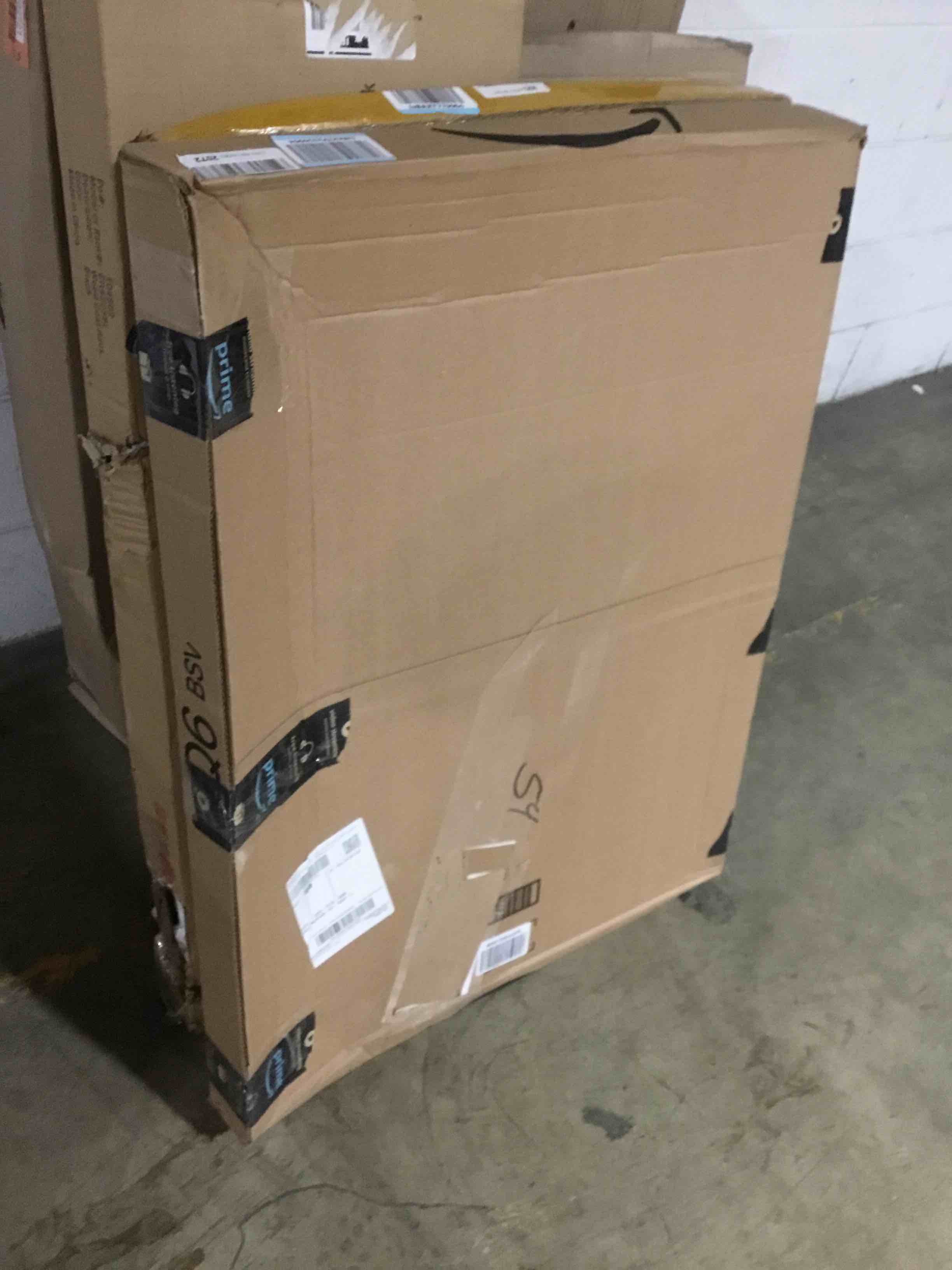 https://s3.amazonaws.com/lotting-images-prod/bidfta/RED5692714_1706126584555.jpeg