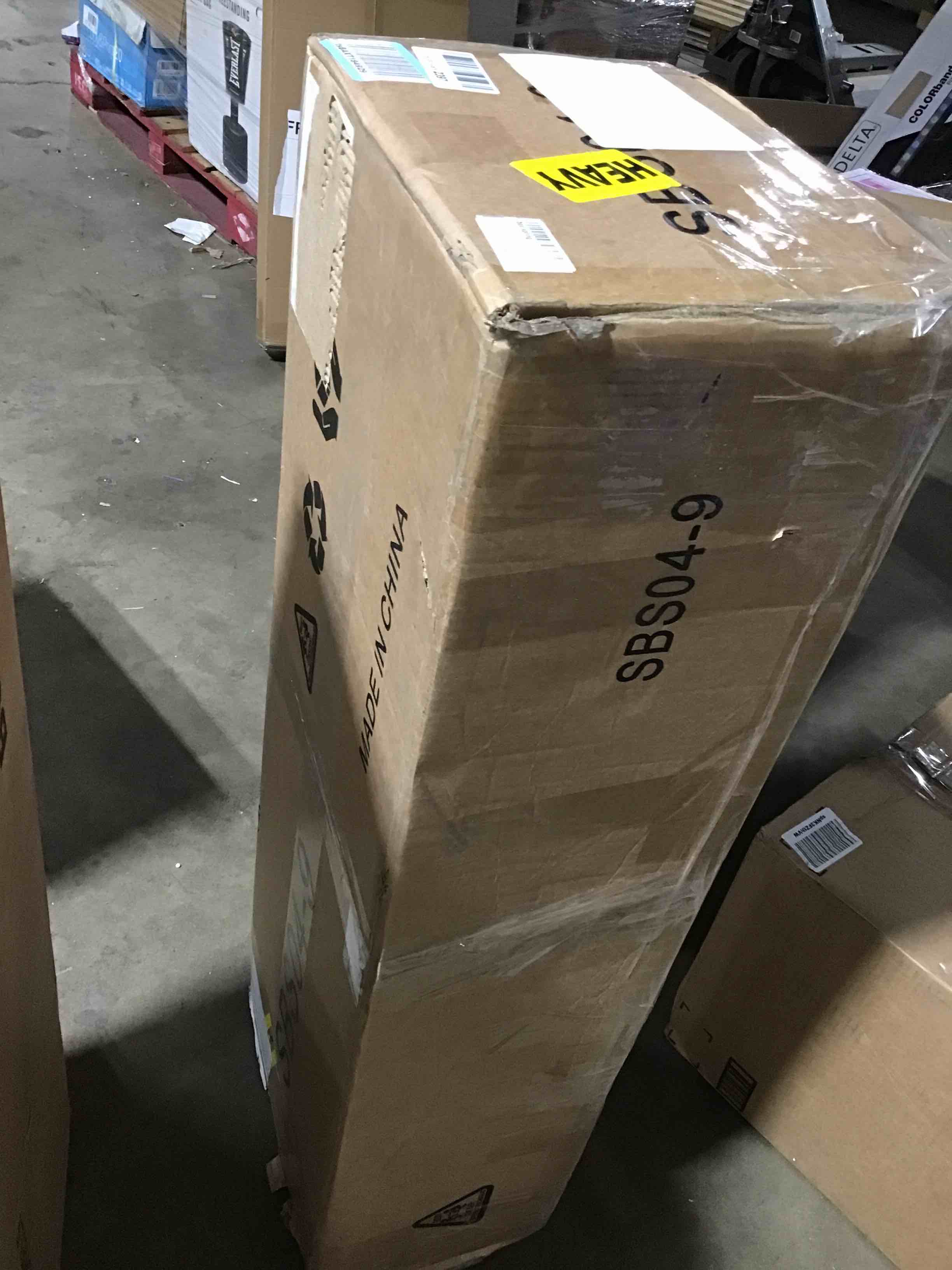 https://s3.amazonaws.com/lotting-images-prod/bidfta/RED5693299_1707748197674.jpeg