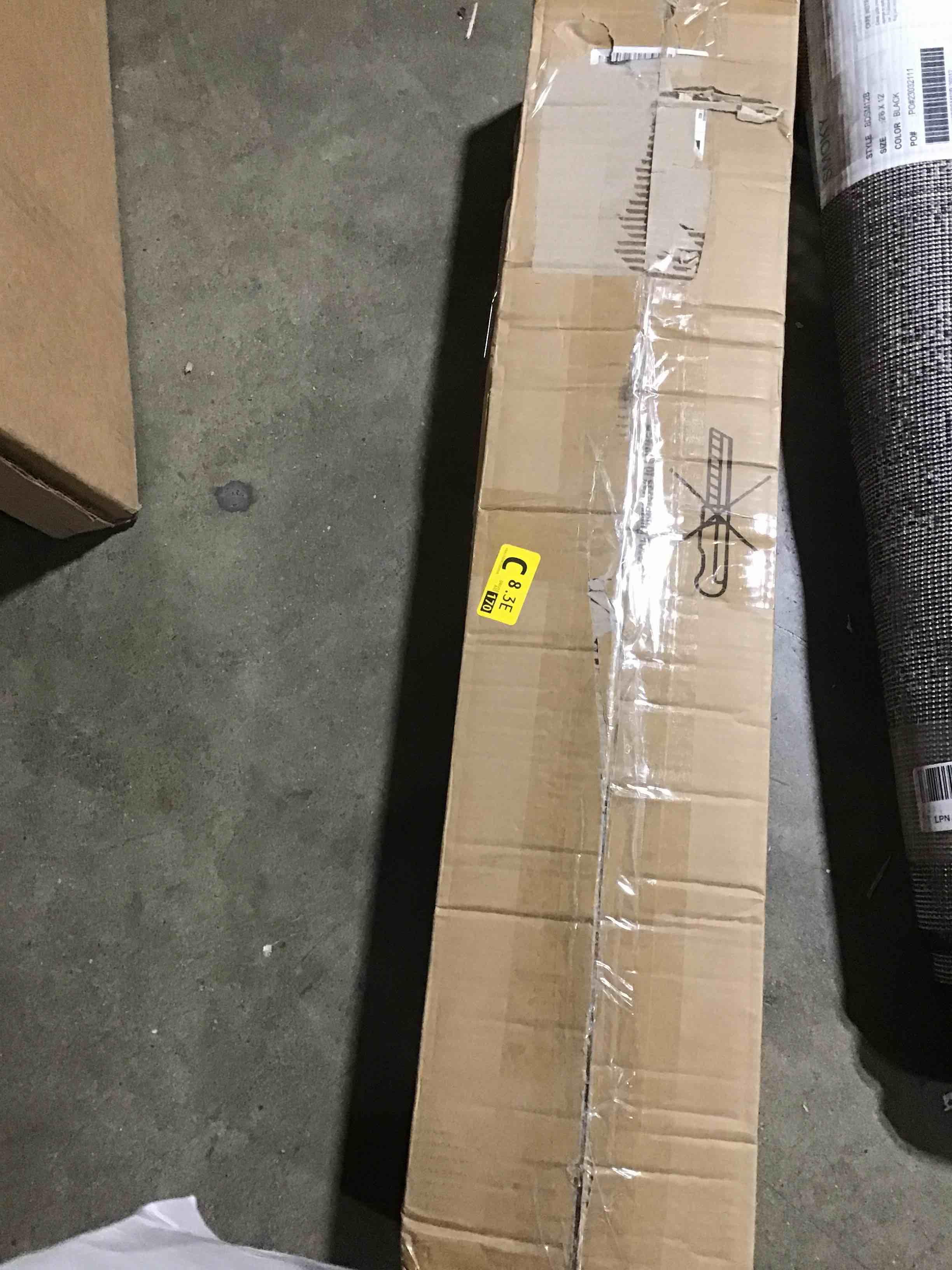 https://s3.amazonaws.com/lotting-images-prod/bidfta/RED5693306_1707747609903.jpeg