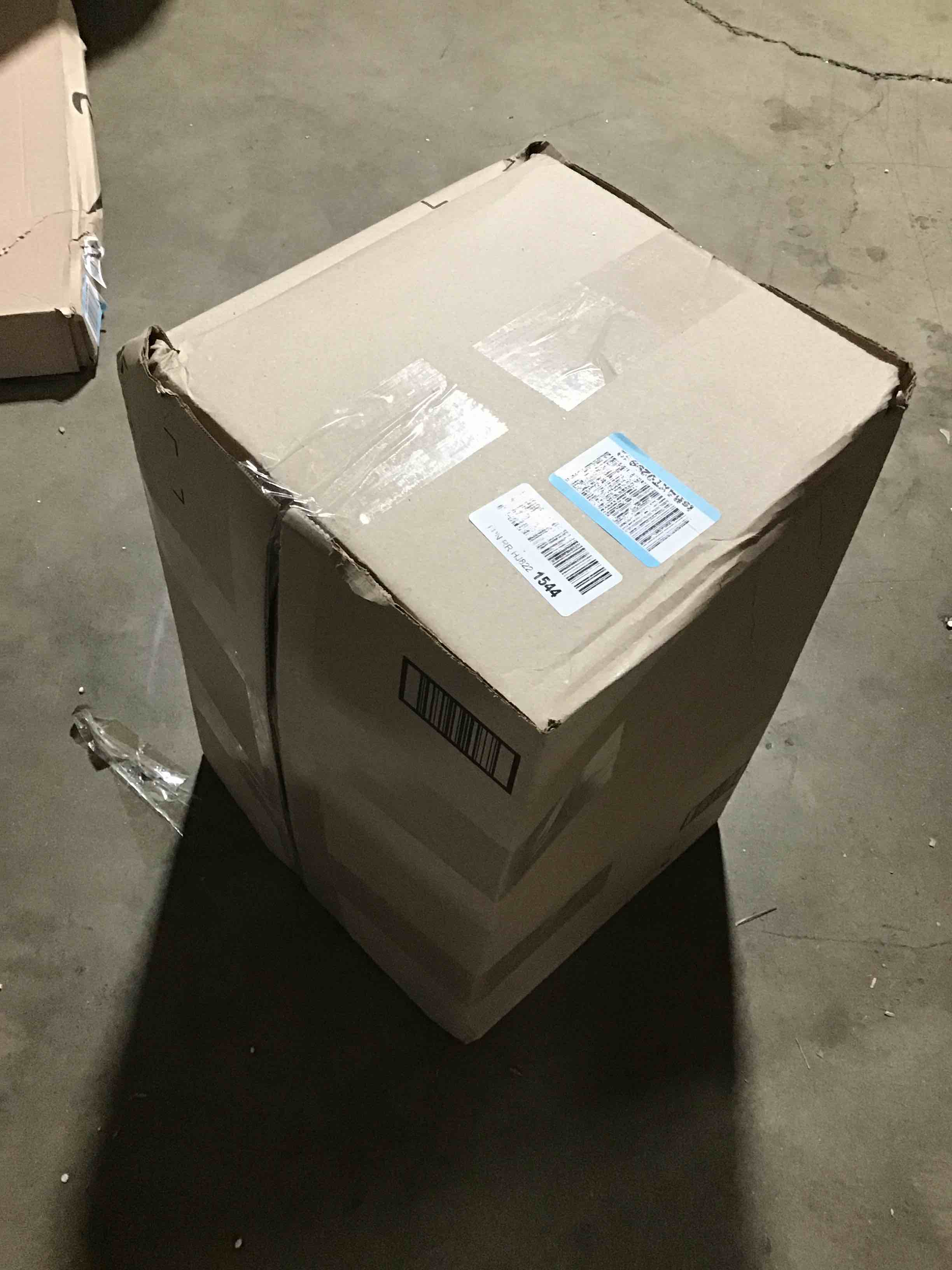 https://s3.amazonaws.com/lotting-images-prod/bidfta/RED5693315_1707747037925.jpeg