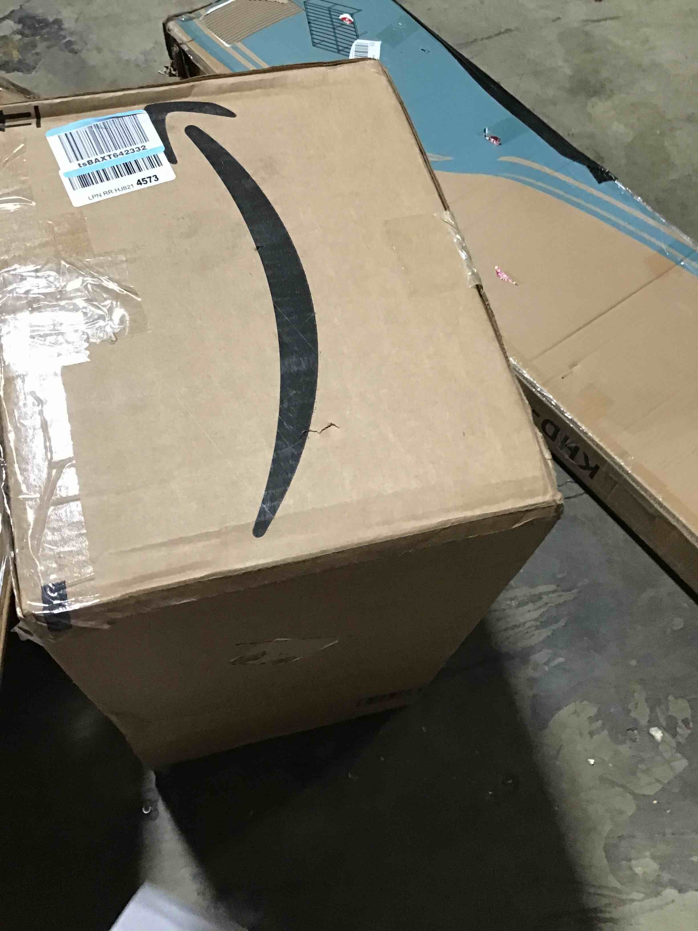 https://s3.amazonaws.com/lotting-images-prod/bidfta/RED5693423_1708014033394.jpeg