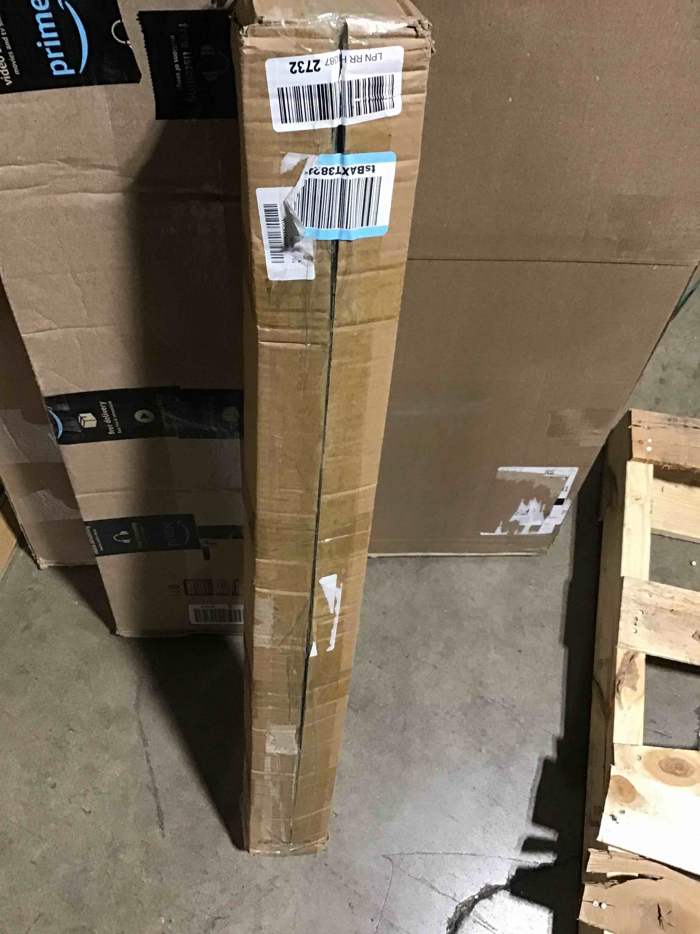 https://s3.amazonaws.com/lotting-images-prod/bidfta/RED5693490_1708111678855.jpeg