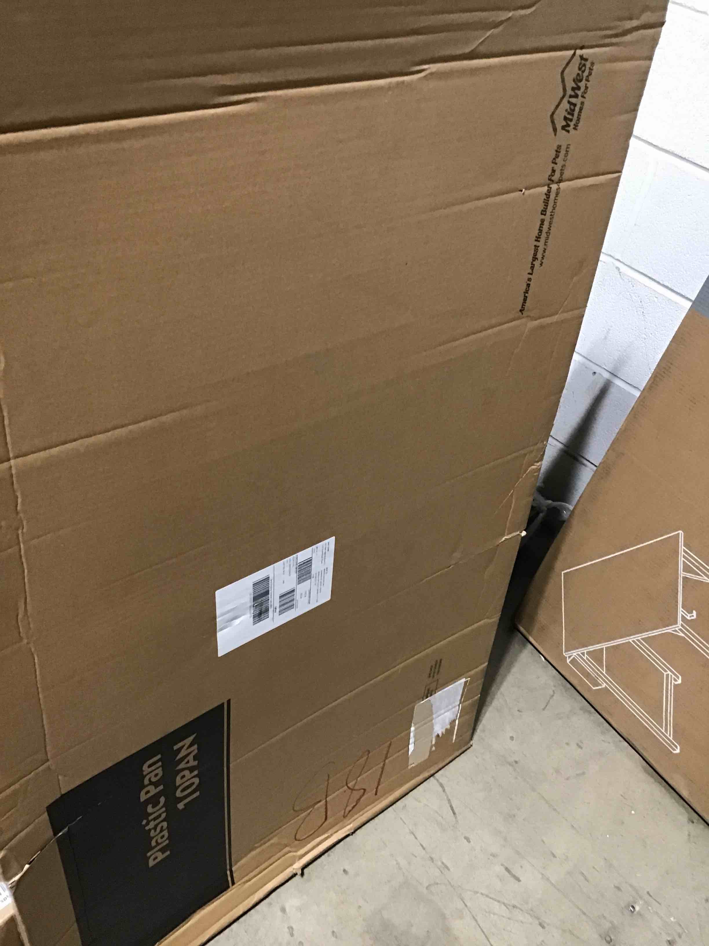 https://s3.amazonaws.com/lotting-images-prod/bidfta/RED5693533_1708111573852.jpeg