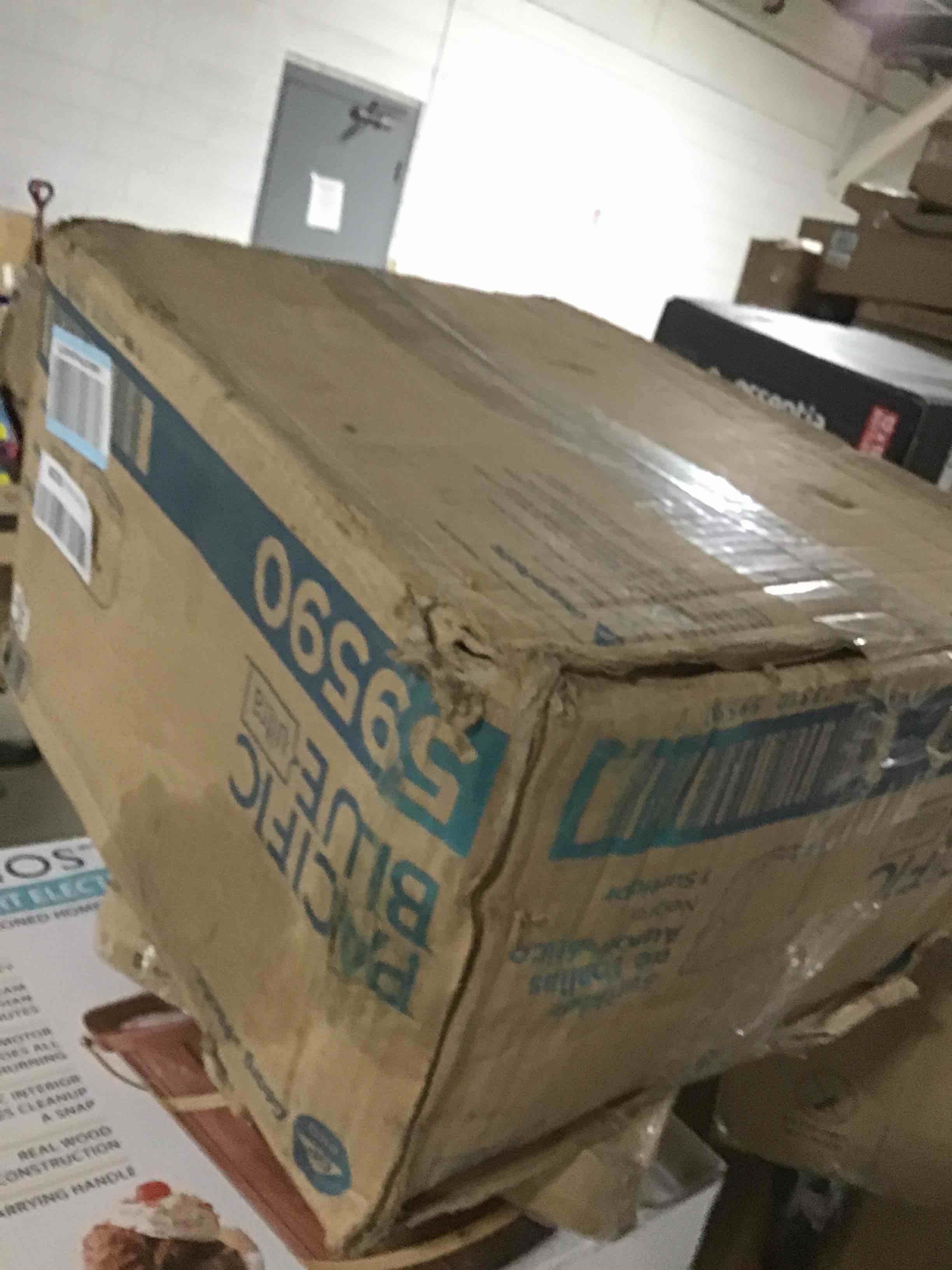https://s3.amazonaws.com/lotting-images-prod/bidfta/RED5694152_1709243049966.jpeg