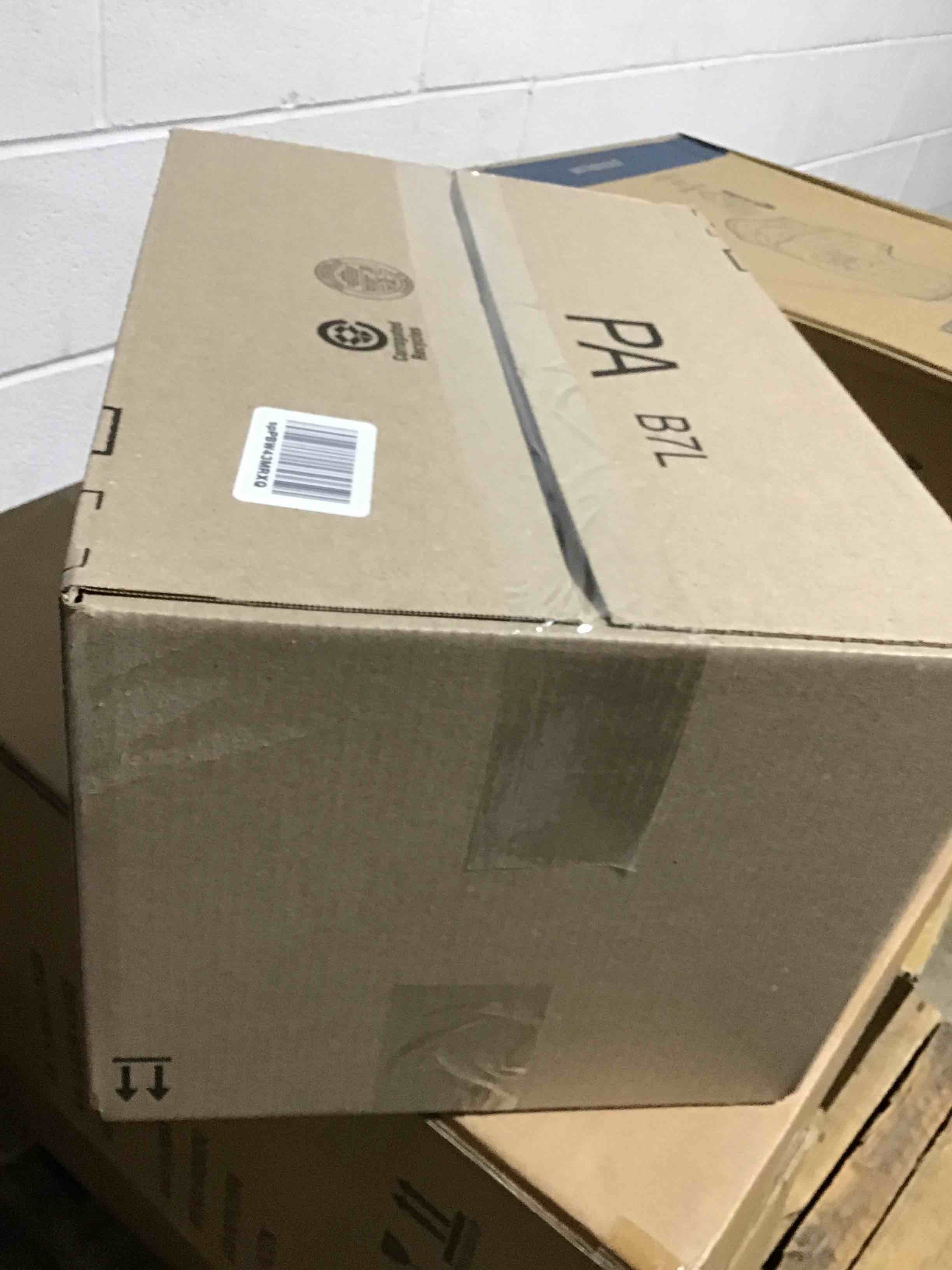 https://s3.amazonaws.com/lotting-images-prod/bidfta/RED5694234_1709310136658.jpeg