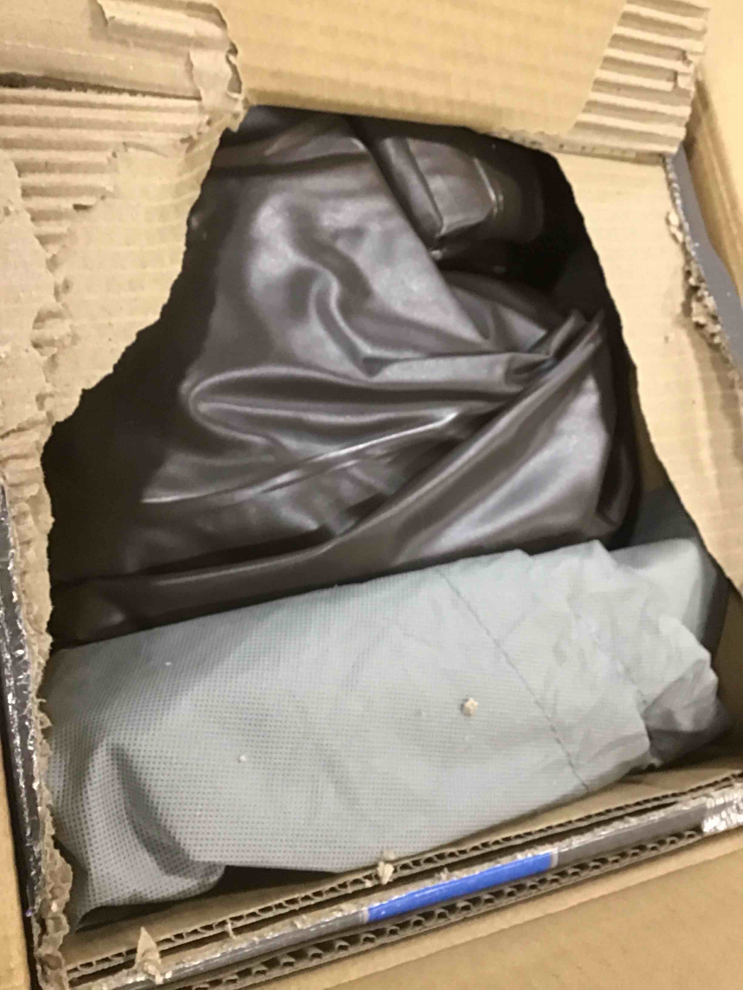 https://s3.amazonaws.com/lotting-images-prod/bidfta/RED5696500_1706128586970.jpeg