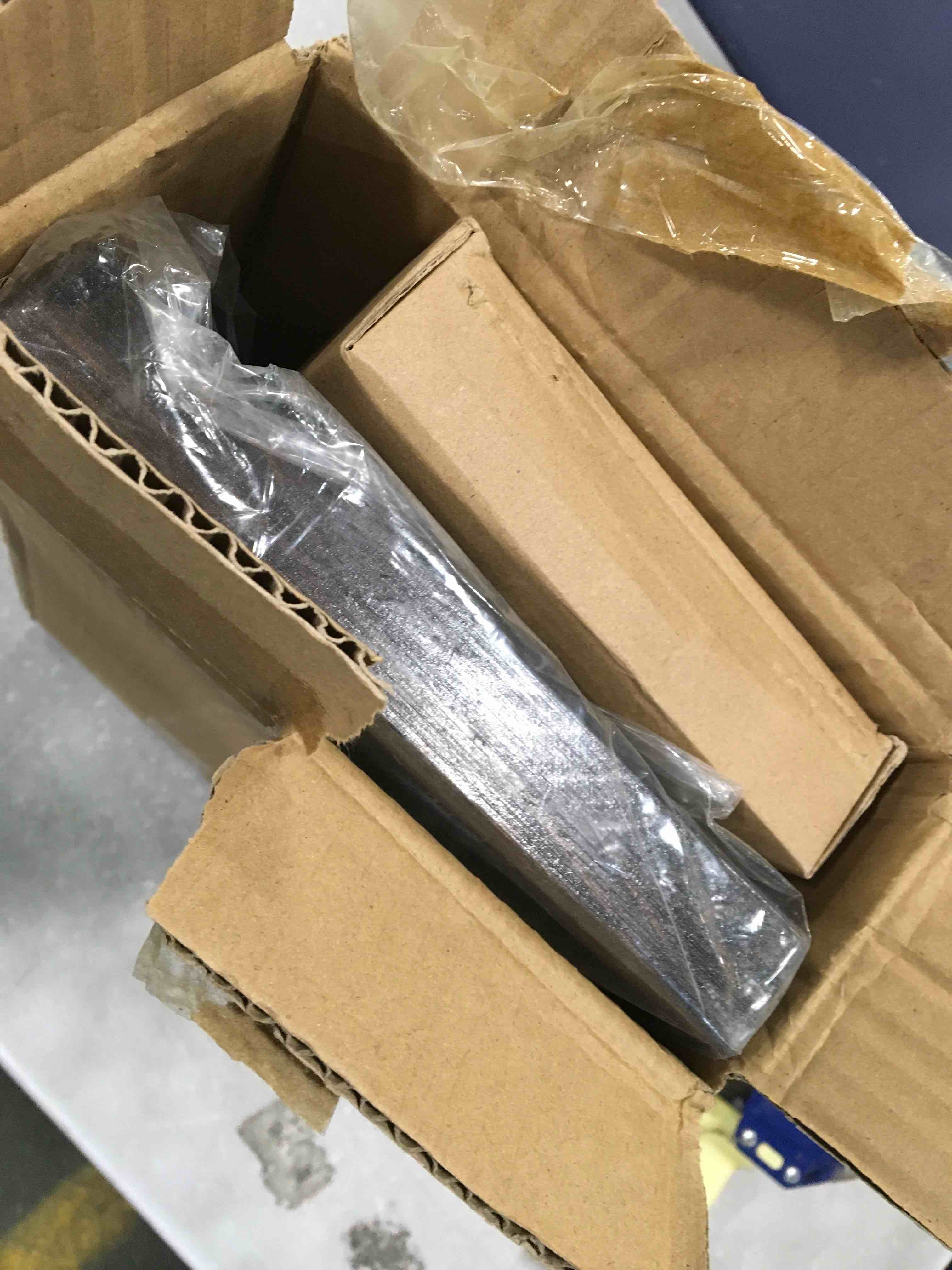 https://s3.amazonaws.com/lotting-images-prod/bidfta/RED5696611_1706196731002.jpeg