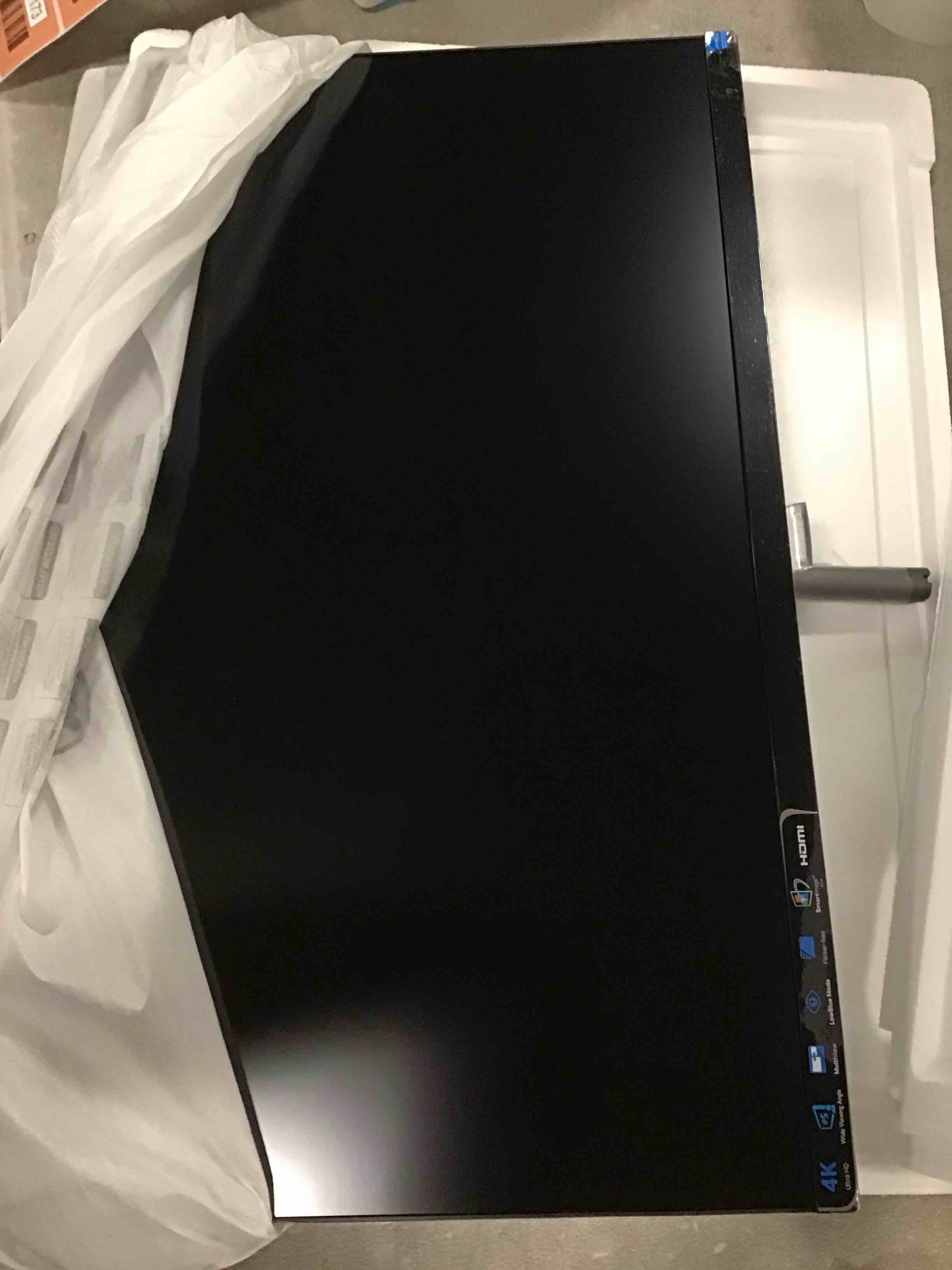 https://s3.amazonaws.com/lotting-images-prod/bidfta/RED5697171_1706539566796.jpeg