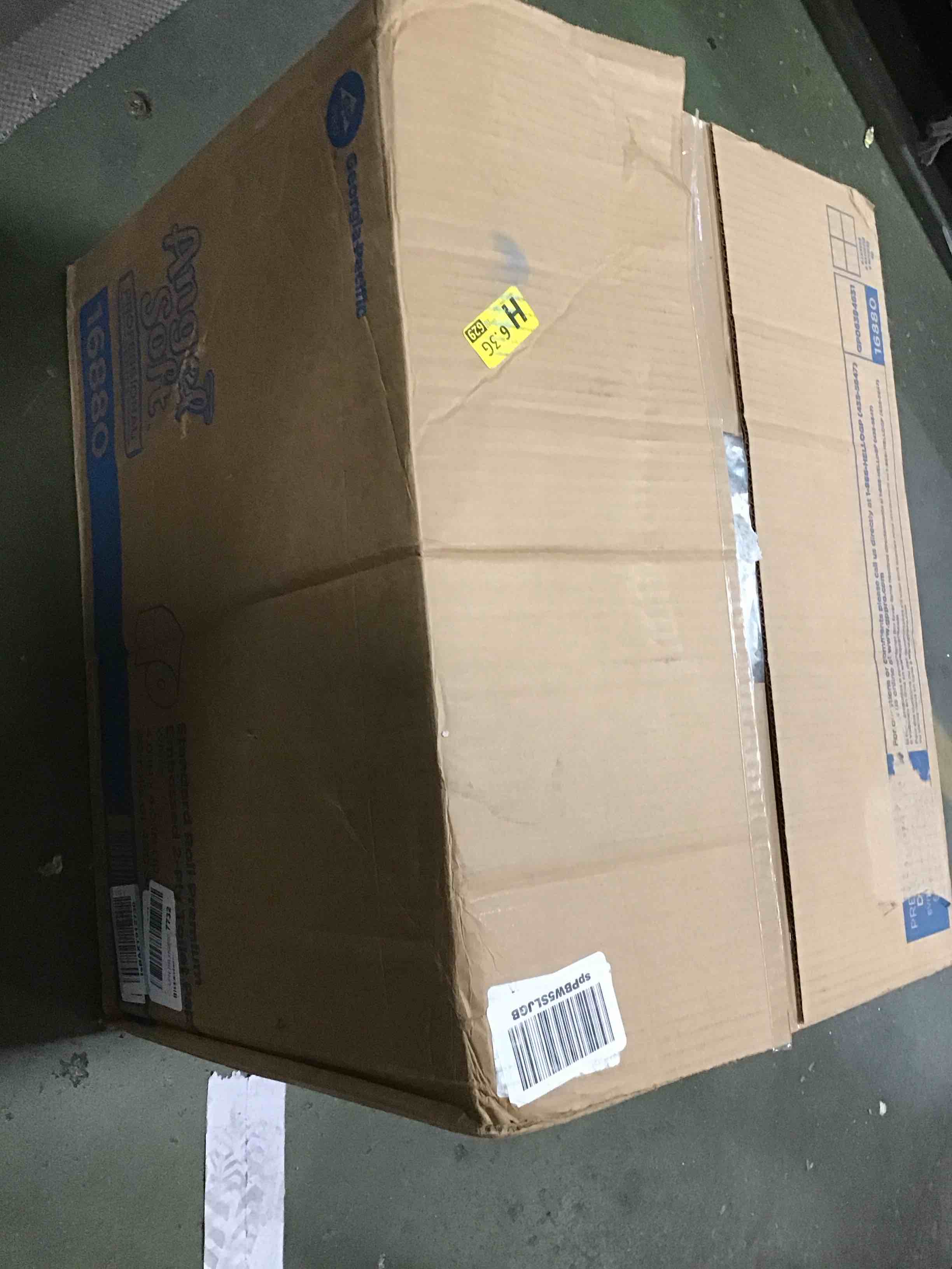 https://s3.amazonaws.com/lotting-images-prod/bidfta/RED5697251_1706552320122.jpeg