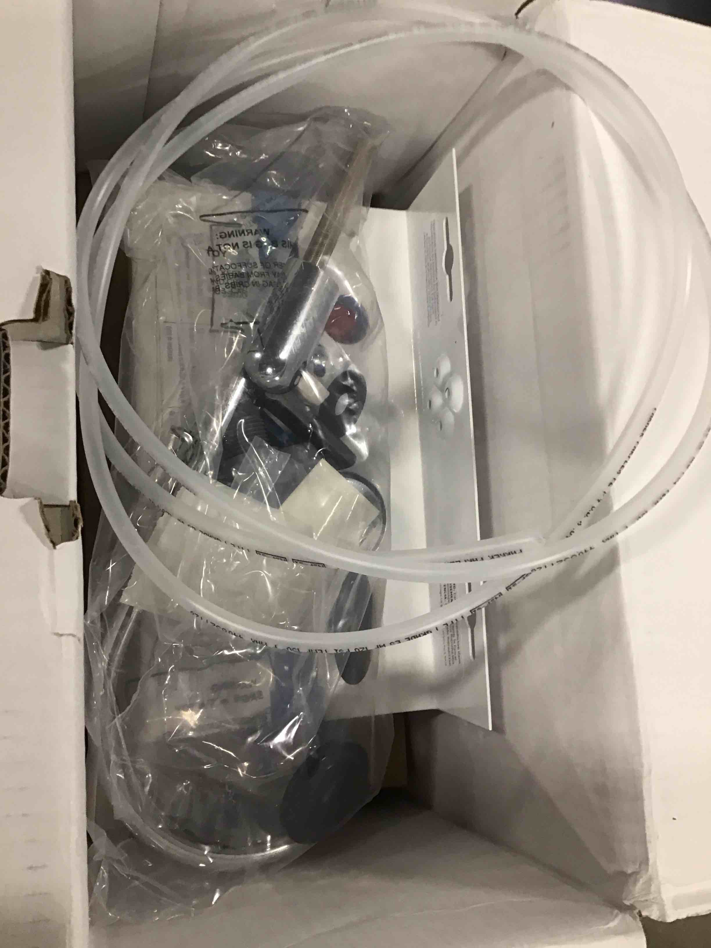 https://s3.amazonaws.com/lotting-images-prod/bidfta/RED5697371_1706621769406.jpeg