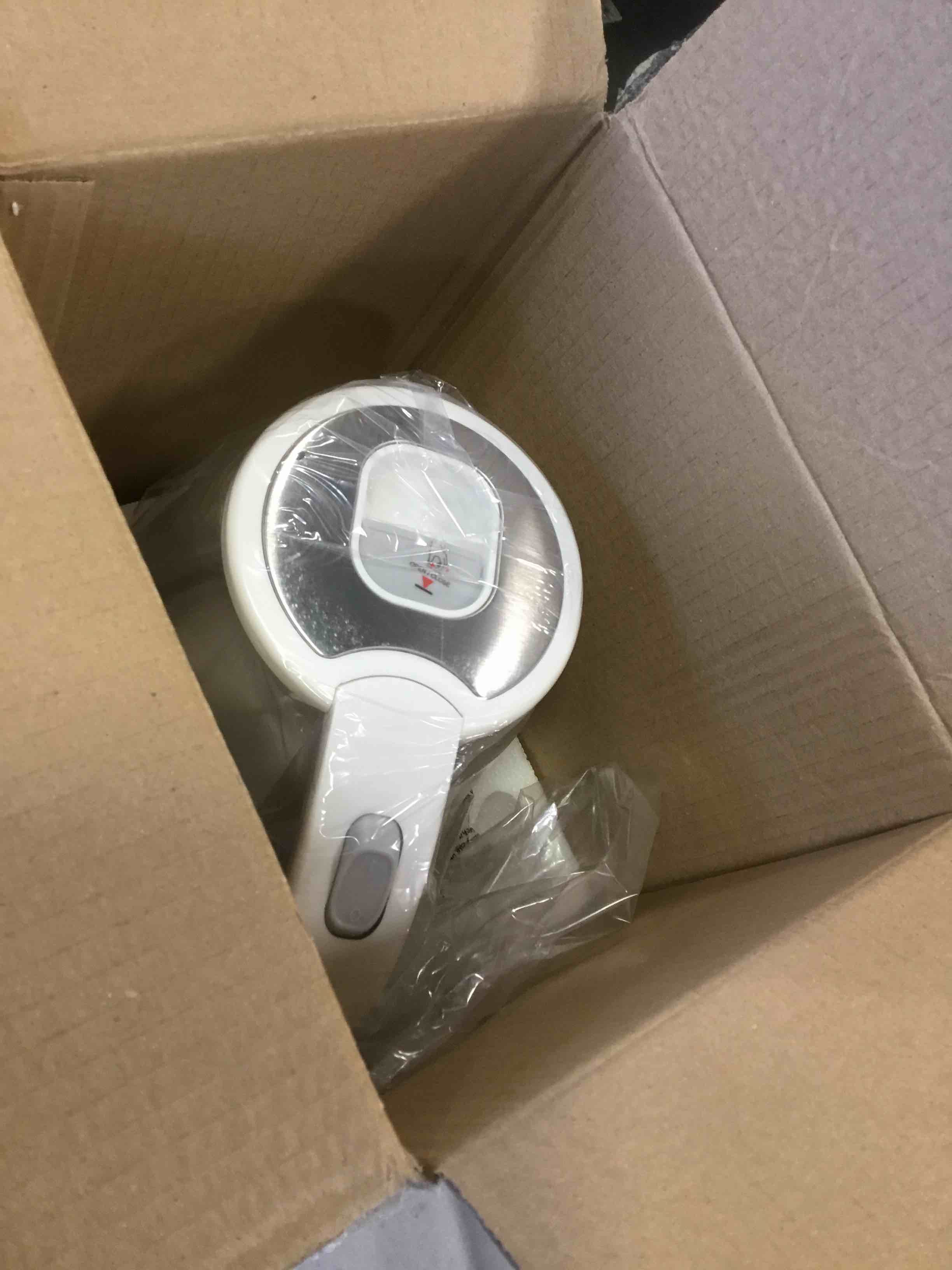 https://s3.amazonaws.com/lotting-images-prod/bidfta/RED5697592_1706797366765.jpeg