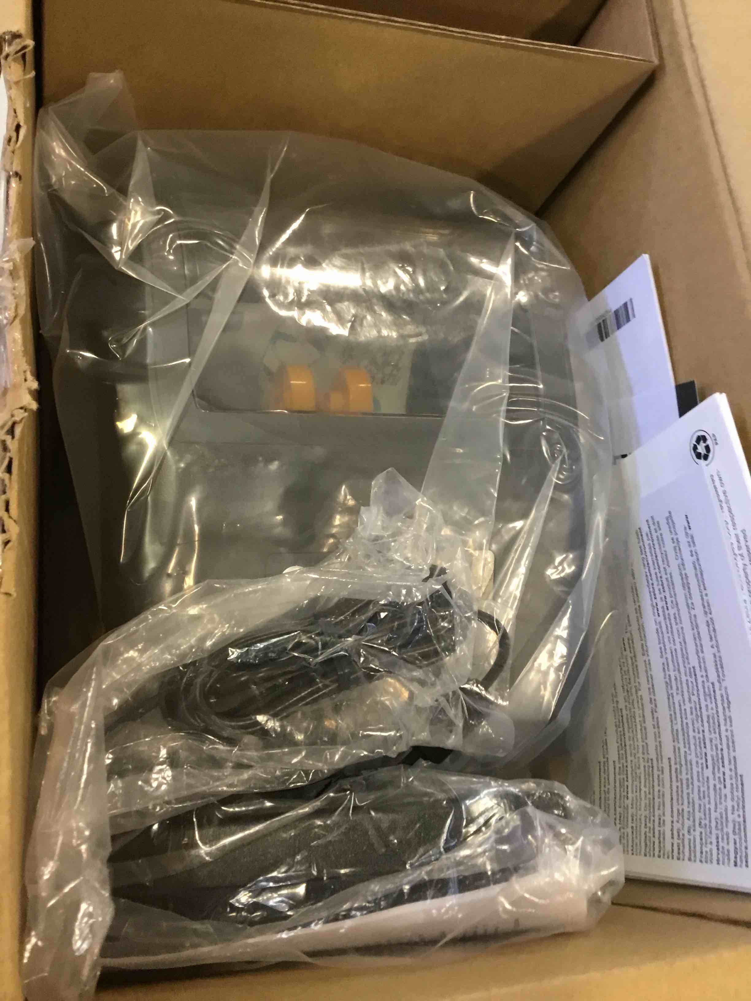 https://s3.amazonaws.com/lotting-images-prod/bidfta/RED5697913_1706883743711.jpeg