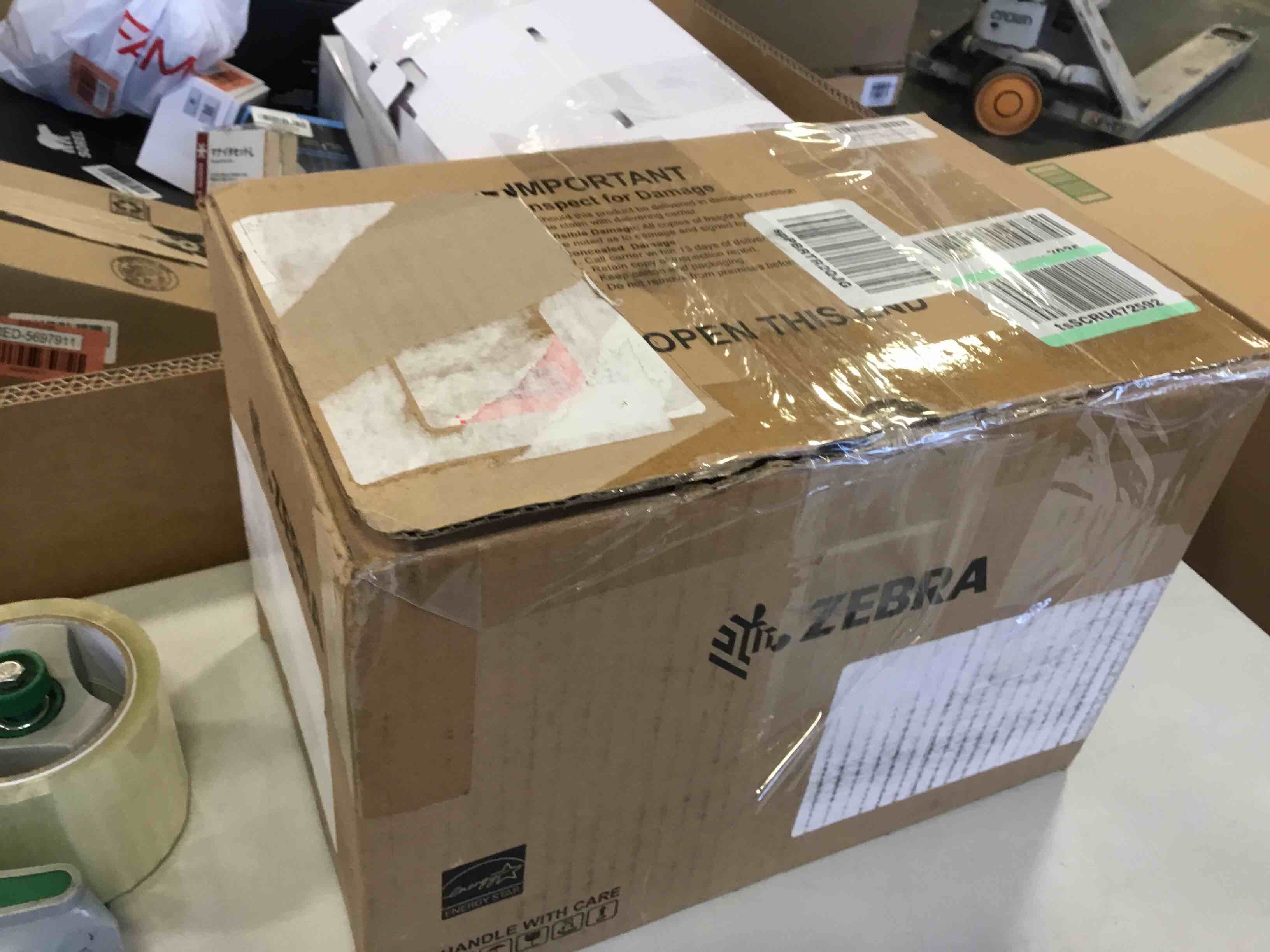 https://s3.amazonaws.com/lotting-images-prod/bidfta/RED5697913_1706883767158.jpeg
