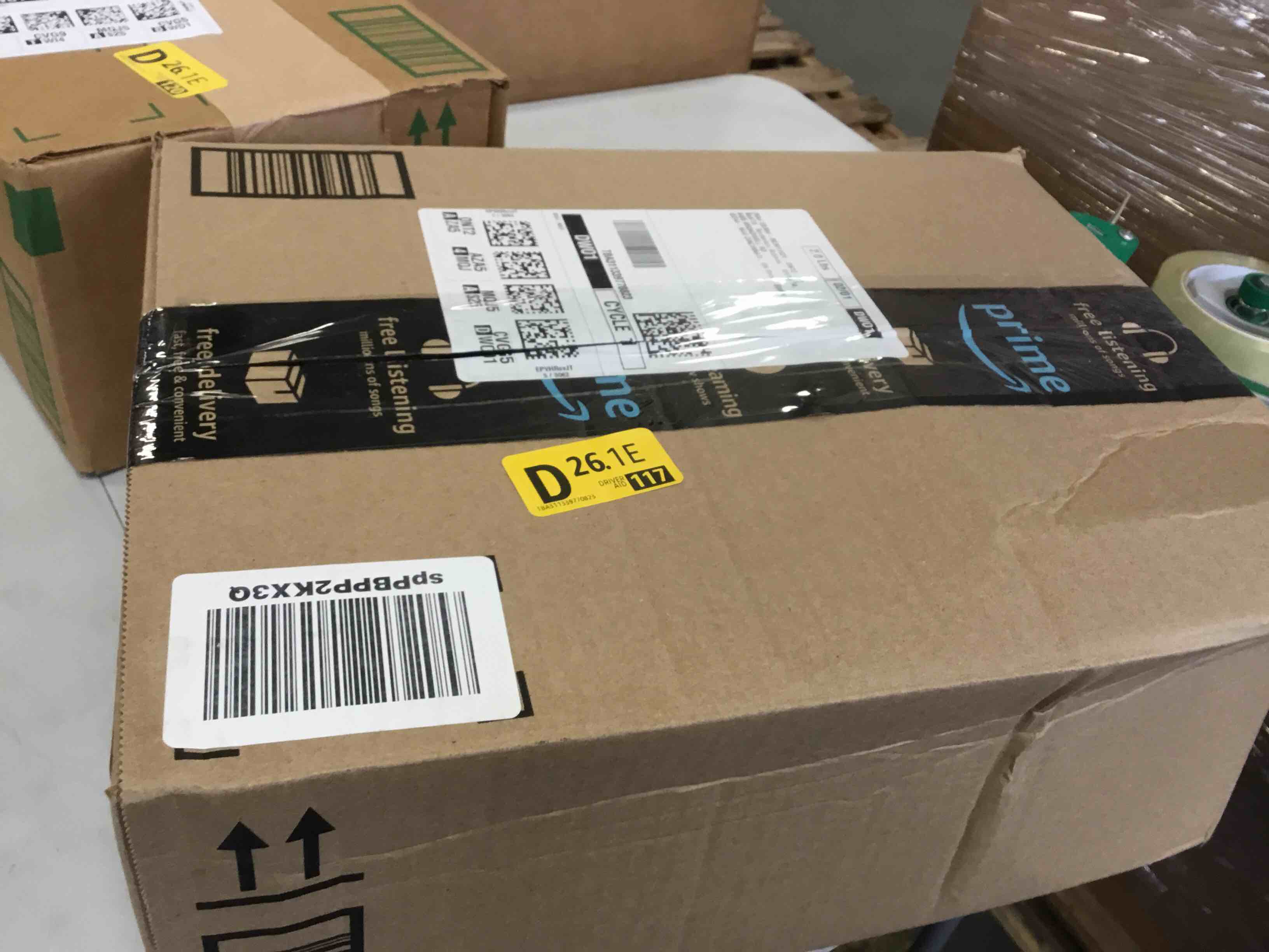 https://s3.amazonaws.com/lotting-images-prod/bidfta/RED5698006_1706898599859.jpeg
