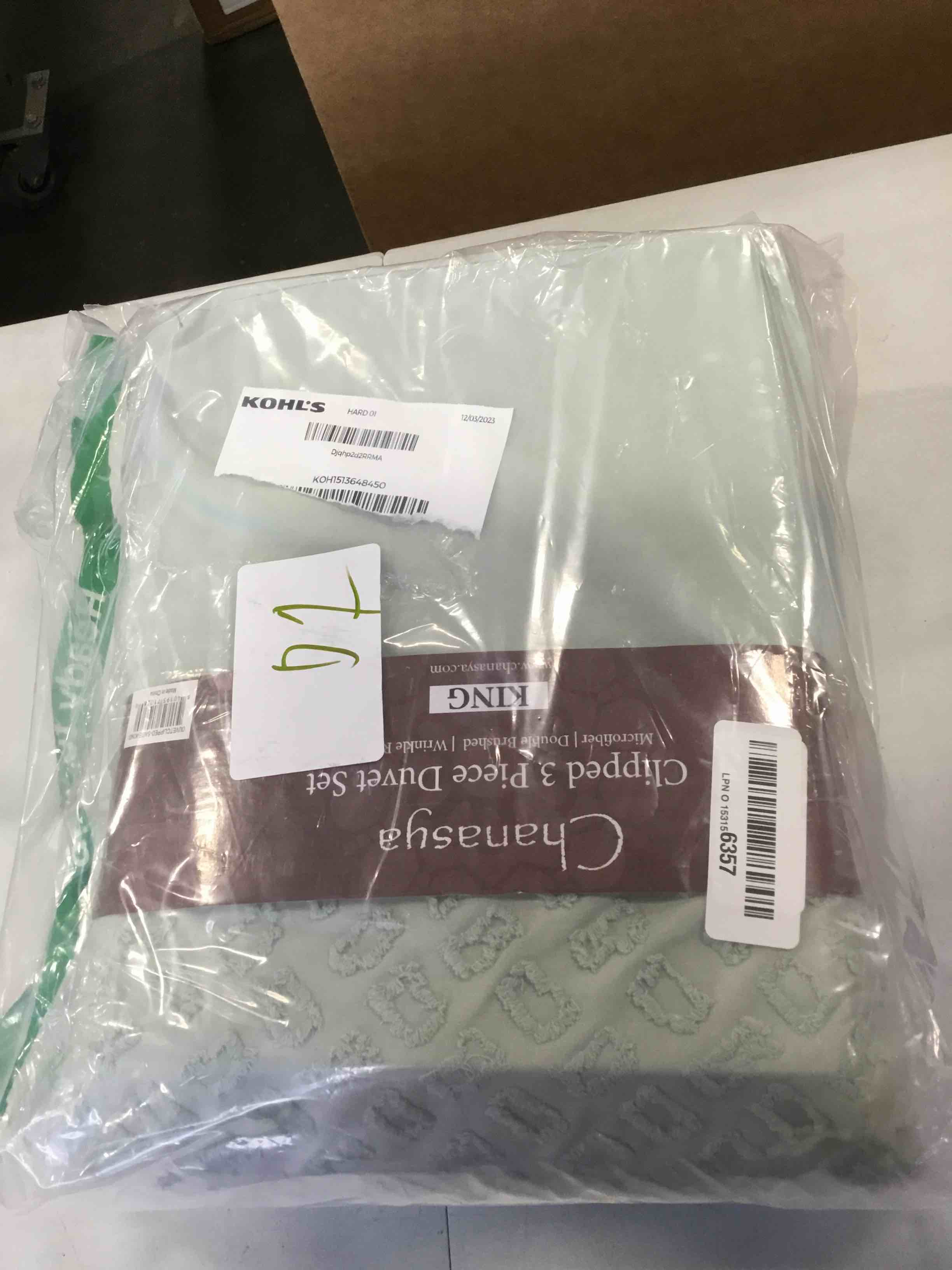 https://s3.amazonaws.com/lotting-images-prod/bidfta/RED5698085_1706908607627.jpeg