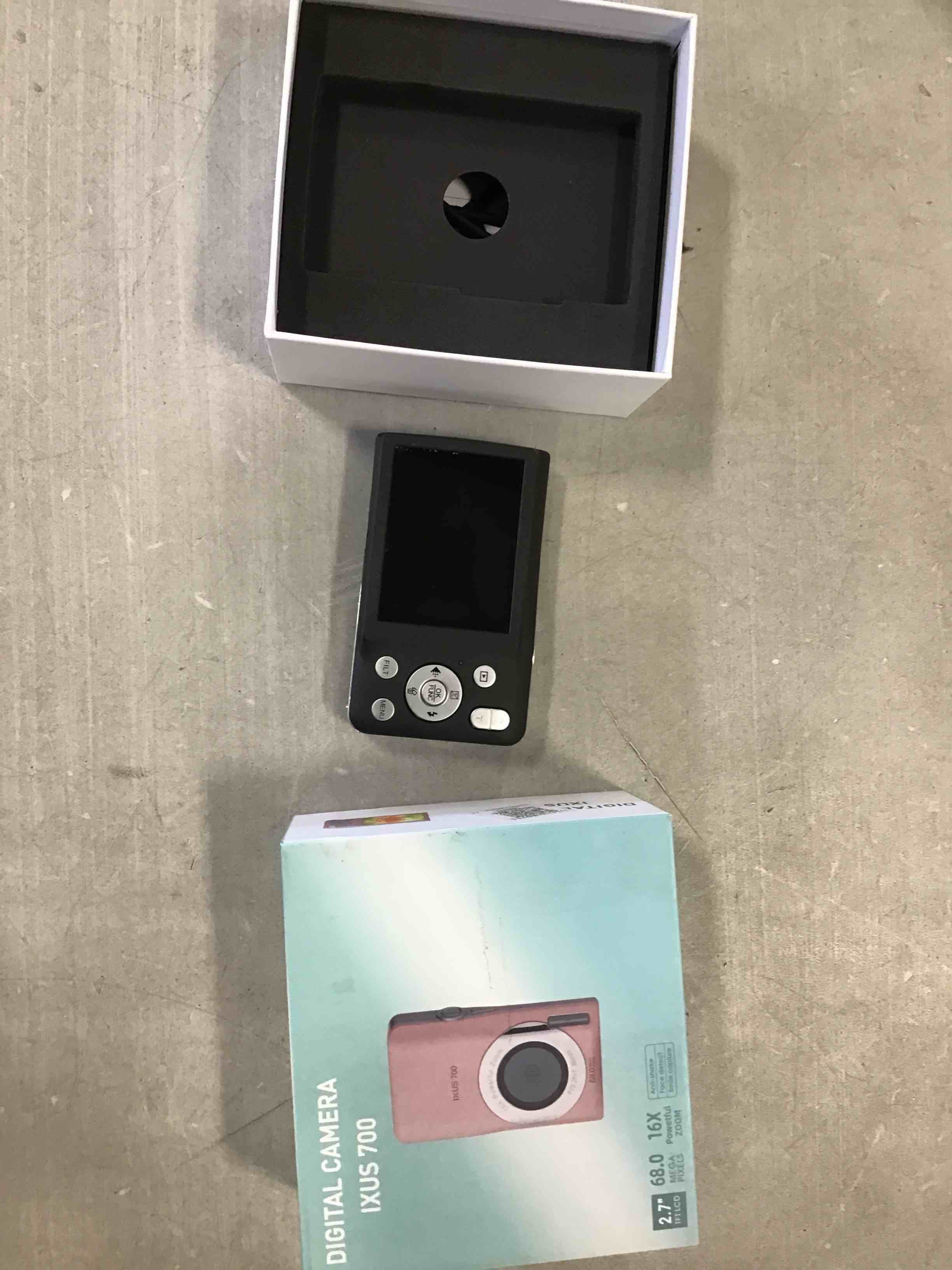 https://s3.amazonaws.com/lotting-images-prod/bidfta/RED5698640_1707400714413.jpeg