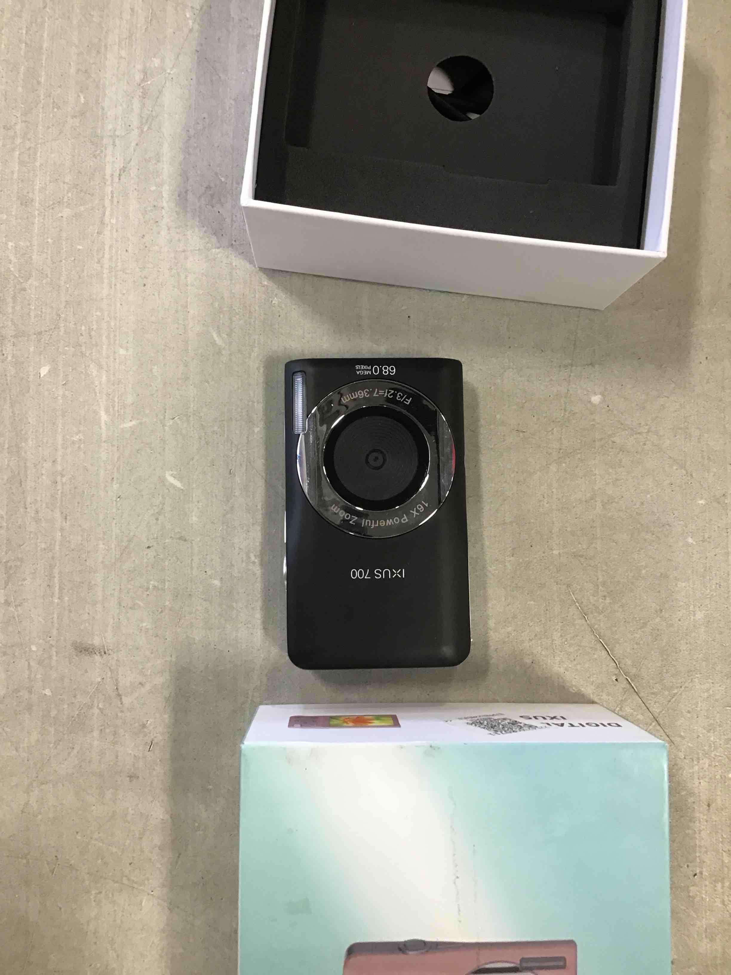 https://s3.amazonaws.com/lotting-images-prod/bidfta/RED5698640_1707400720121.jpeg