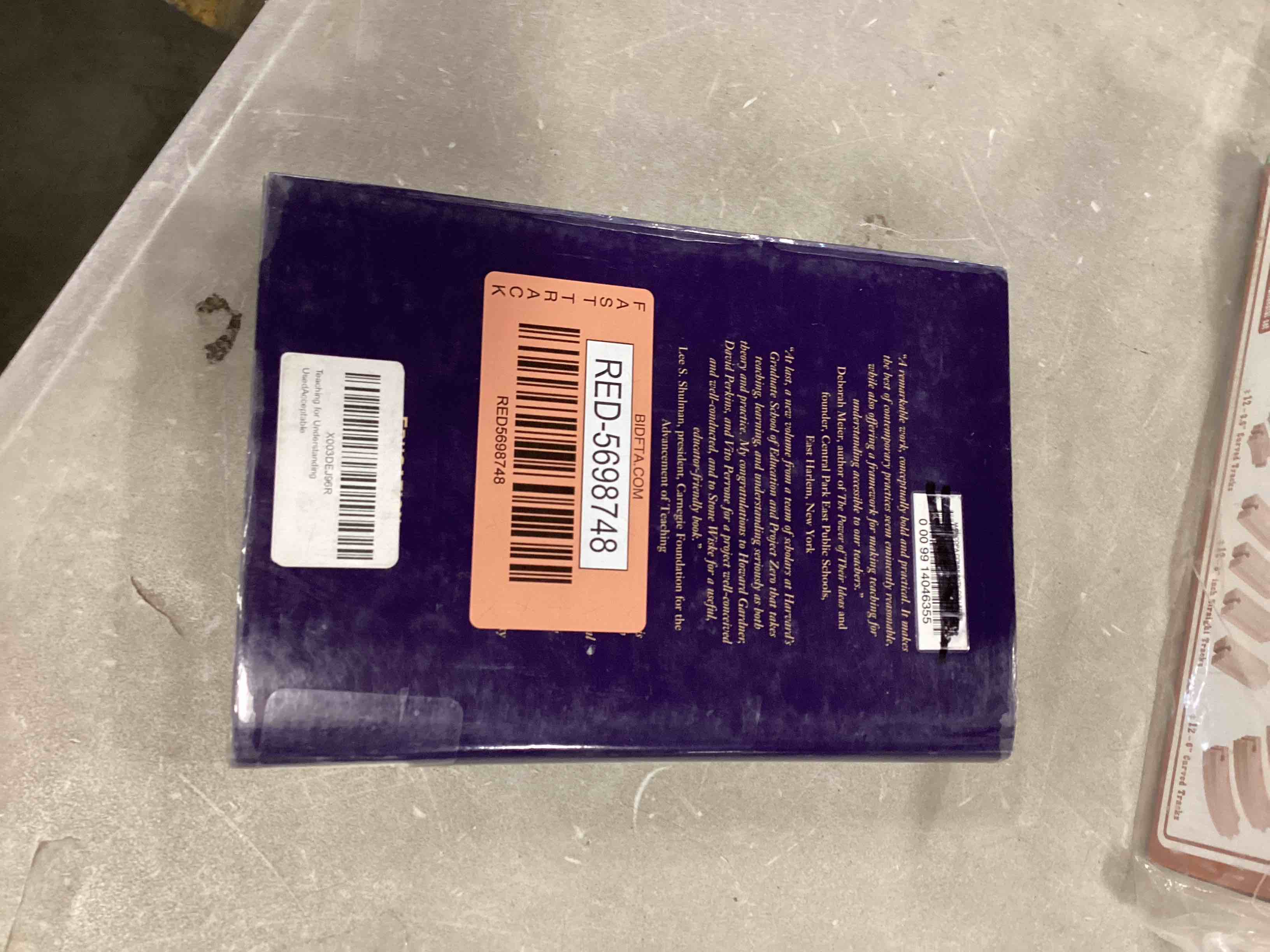 https://s3.amazonaws.com/lotting-images-prod/bidfta/RED5698748_1707744127735.jpeg