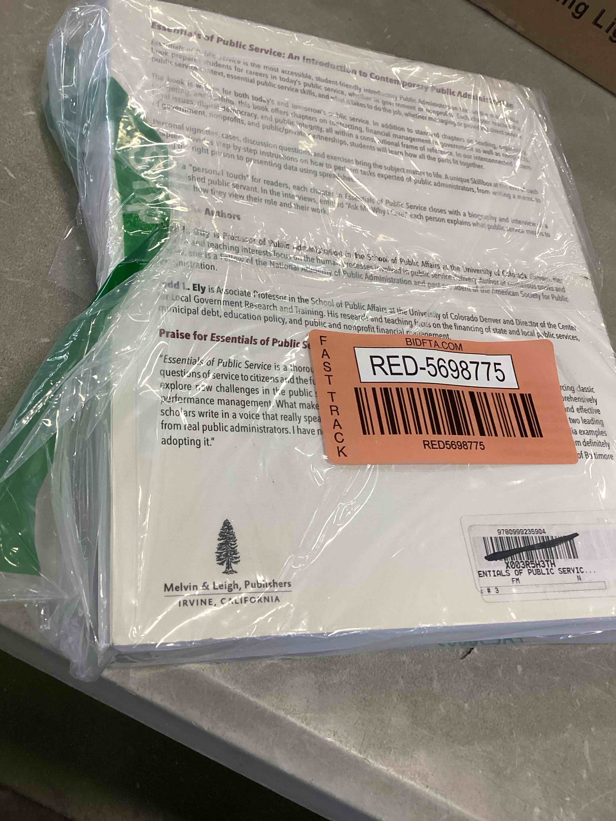https://s3.amazonaws.com/lotting-images-prod/bidfta/RED5698775_1707746914545.jpeg