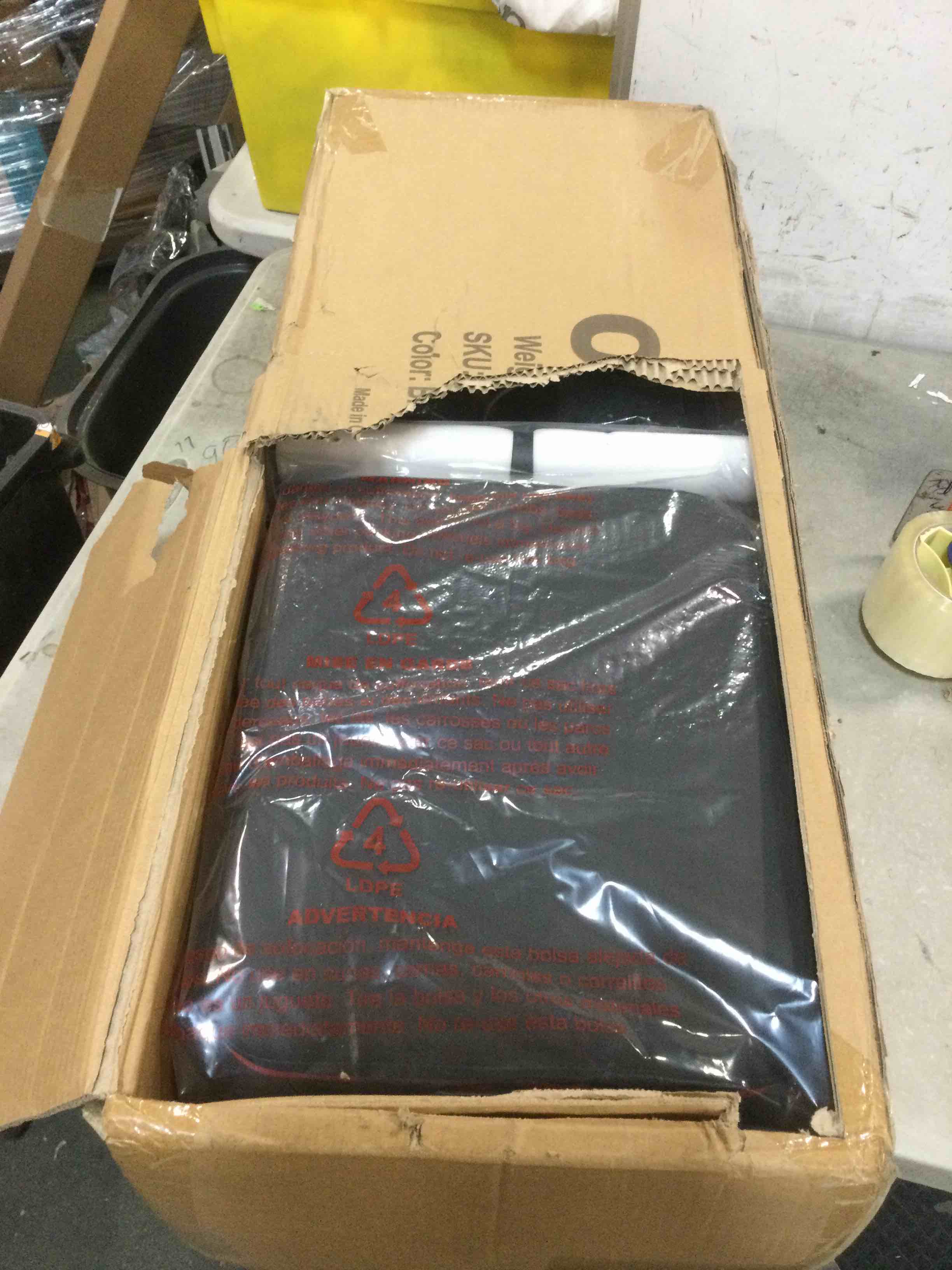 https://s3.amazonaws.com/lotting-images-prod/bidfta/RED5698985_1706038321984.jpeg