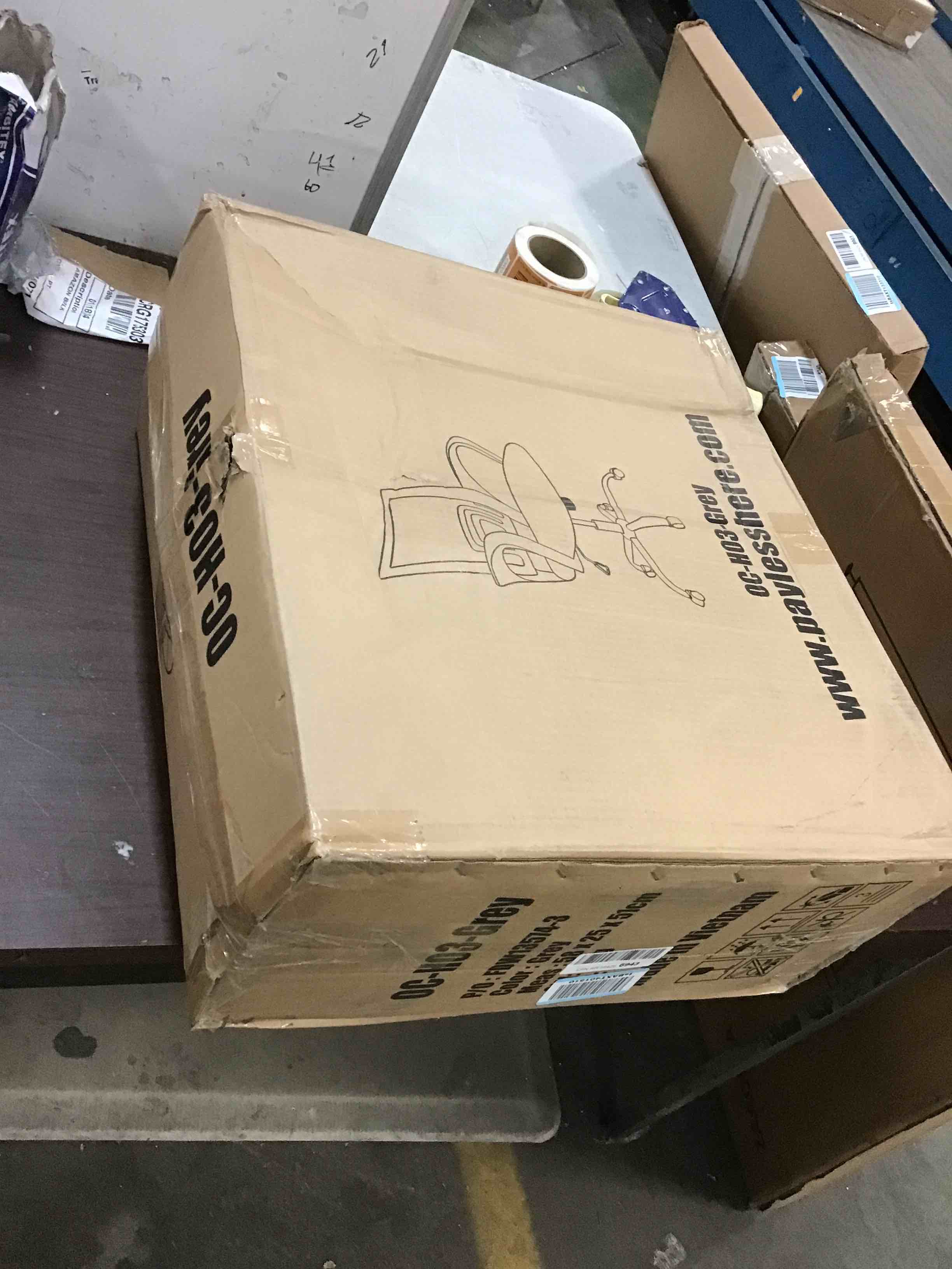 https://s3.amazonaws.com/lotting-images-prod/bidfta/RED5699134_1706128280827.jpeg