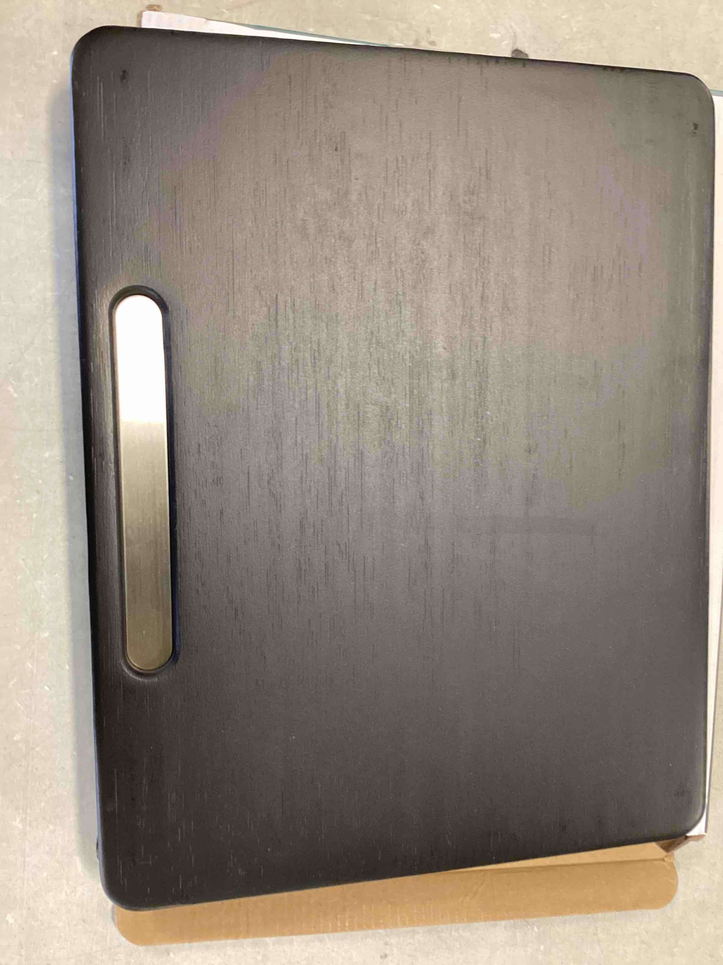https://s3.amazonaws.com/lotting-images-prod/bidfta/RED5700333_1706803542020.jpeg