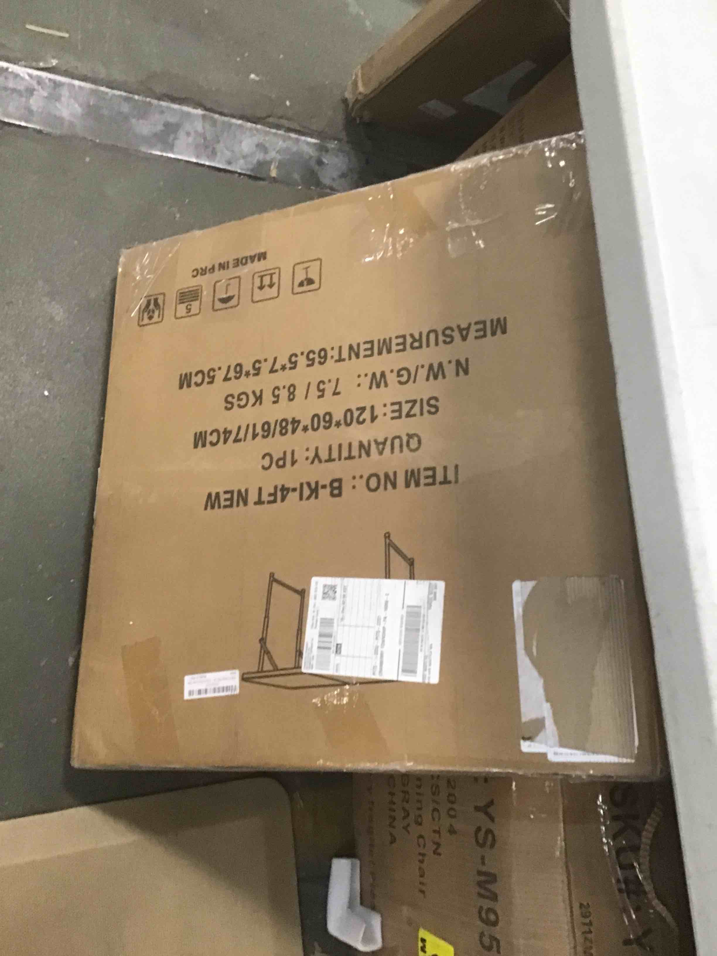 https://s3.amazonaws.com/lotting-images-prod/bidfta/RED5700473_1705783650624.jpeg